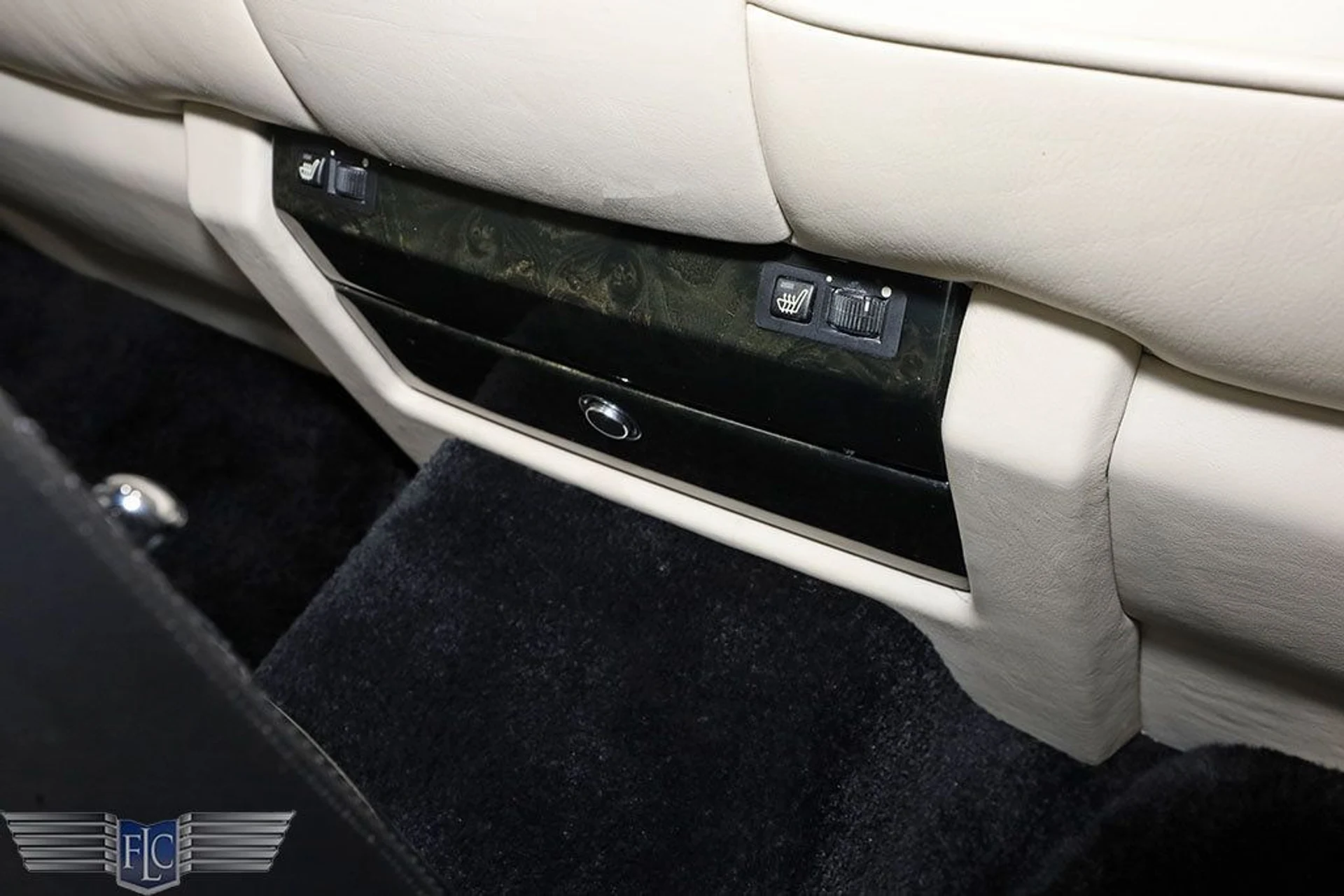mph025_2193648465_used_2013_rolls_royce_phantom_drophead_coupe_9689_22223521_26_1024_67d62b4d6e