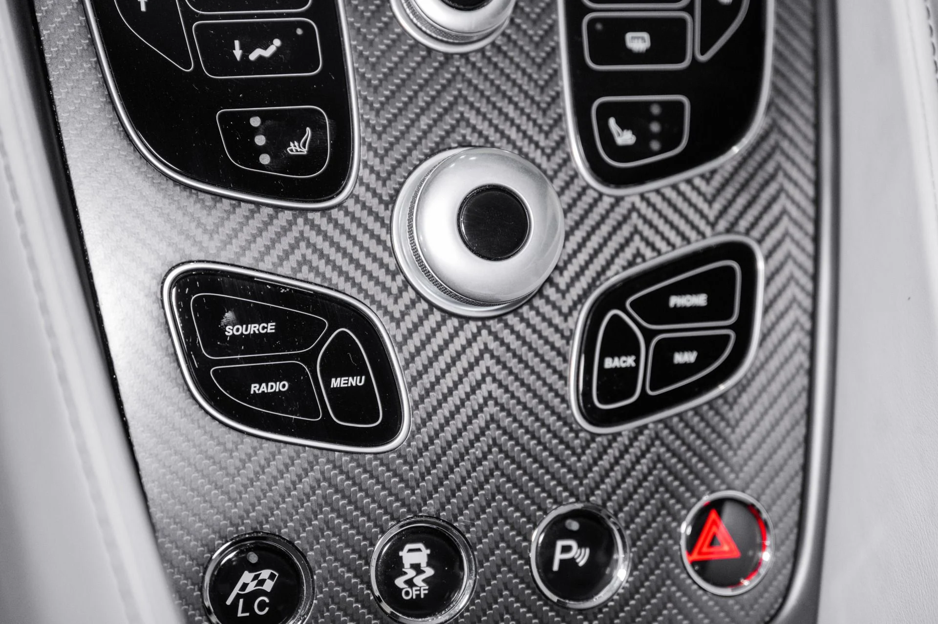 mph025_2194227765_Used_2016_Aston_Martin_Vanquish_V12_1770132200_0ea02bdc99