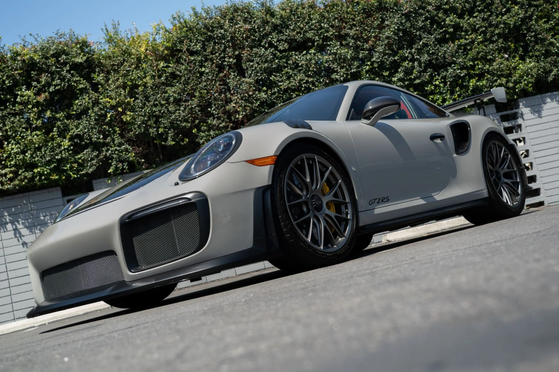 mph025_2195306785_Used_2018_Porsche_911_GT_2_RS_1755904886_fe7eae0306