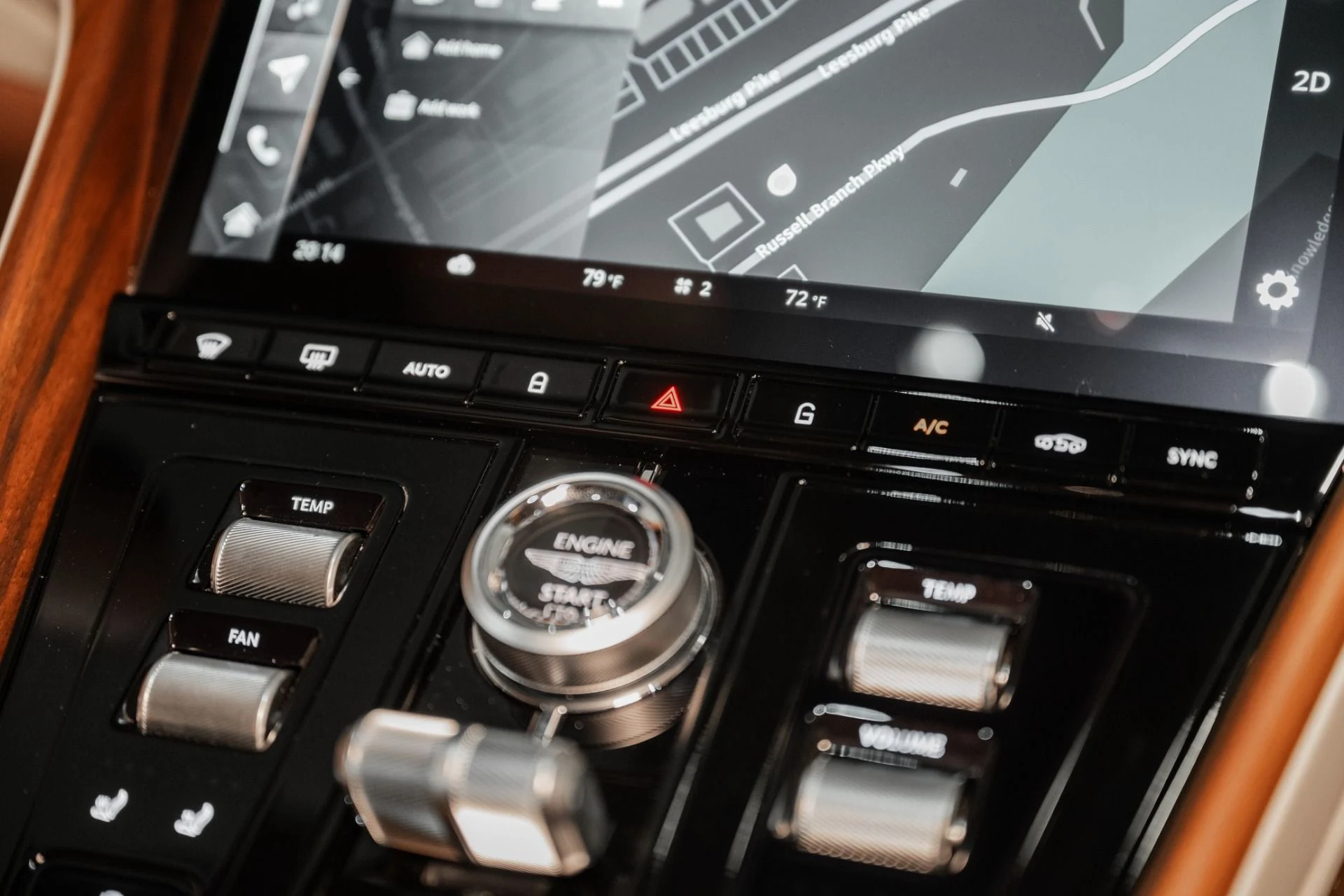 mph025_2198215776_Used_2025_Aston_Martin_DB_12_V8_1762356826_bc857ebc3b