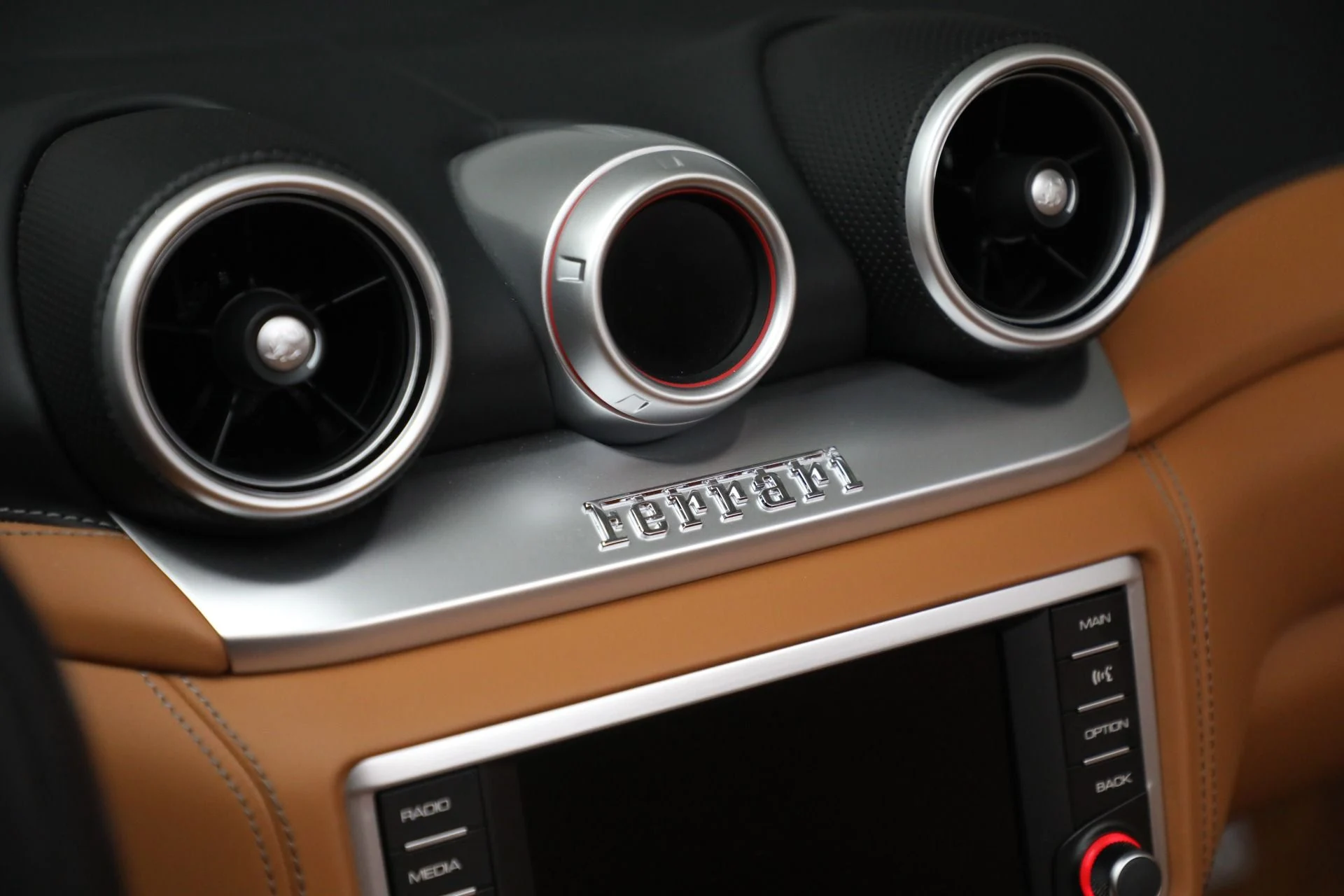 mph025_2199501086_Used_2017_Ferrari_California_T_1688060415_aa701e03ec