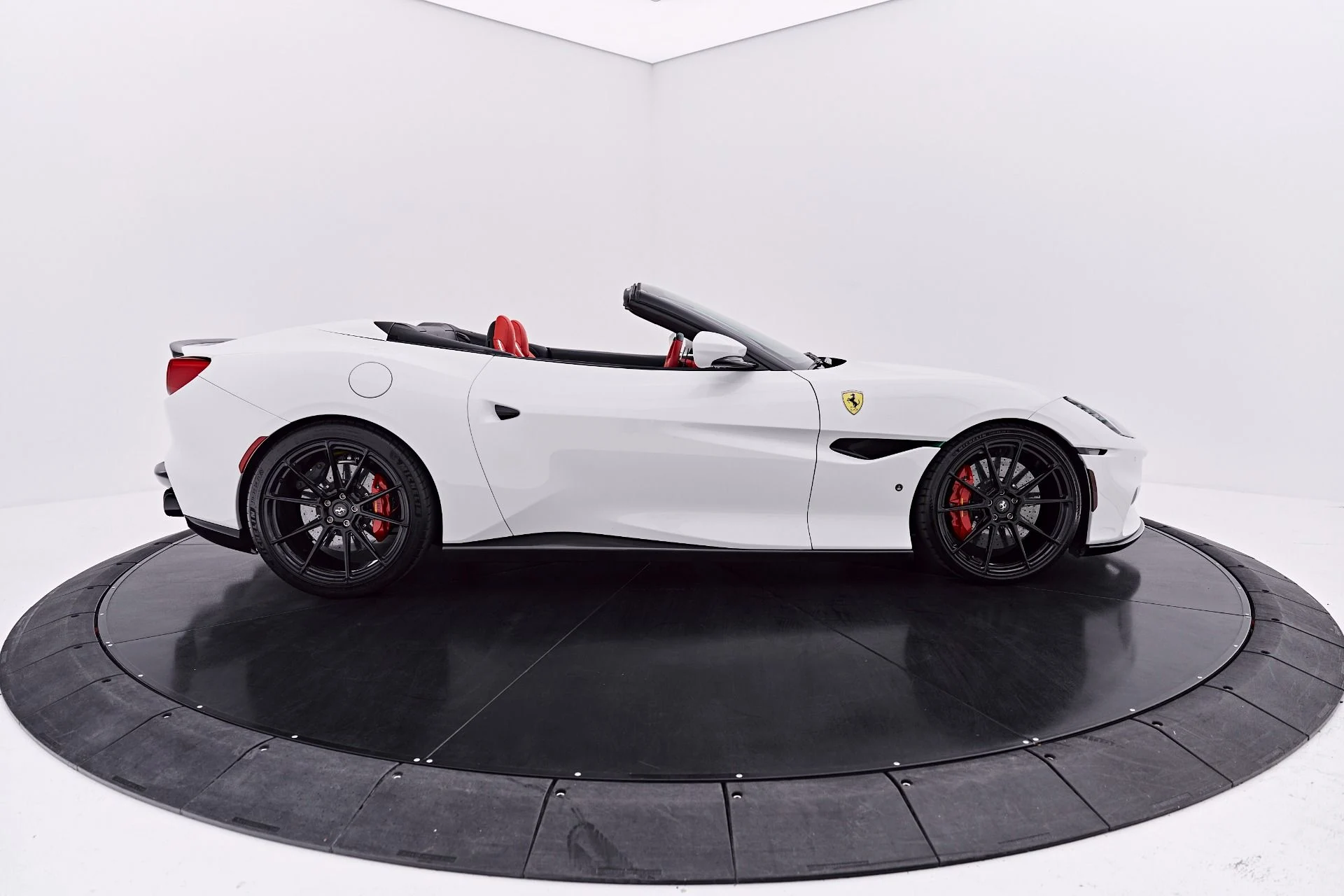 mph025_2199884025_Used_2022_Ferrari_Portofino_M_Base_1785971817_bb4f58008a