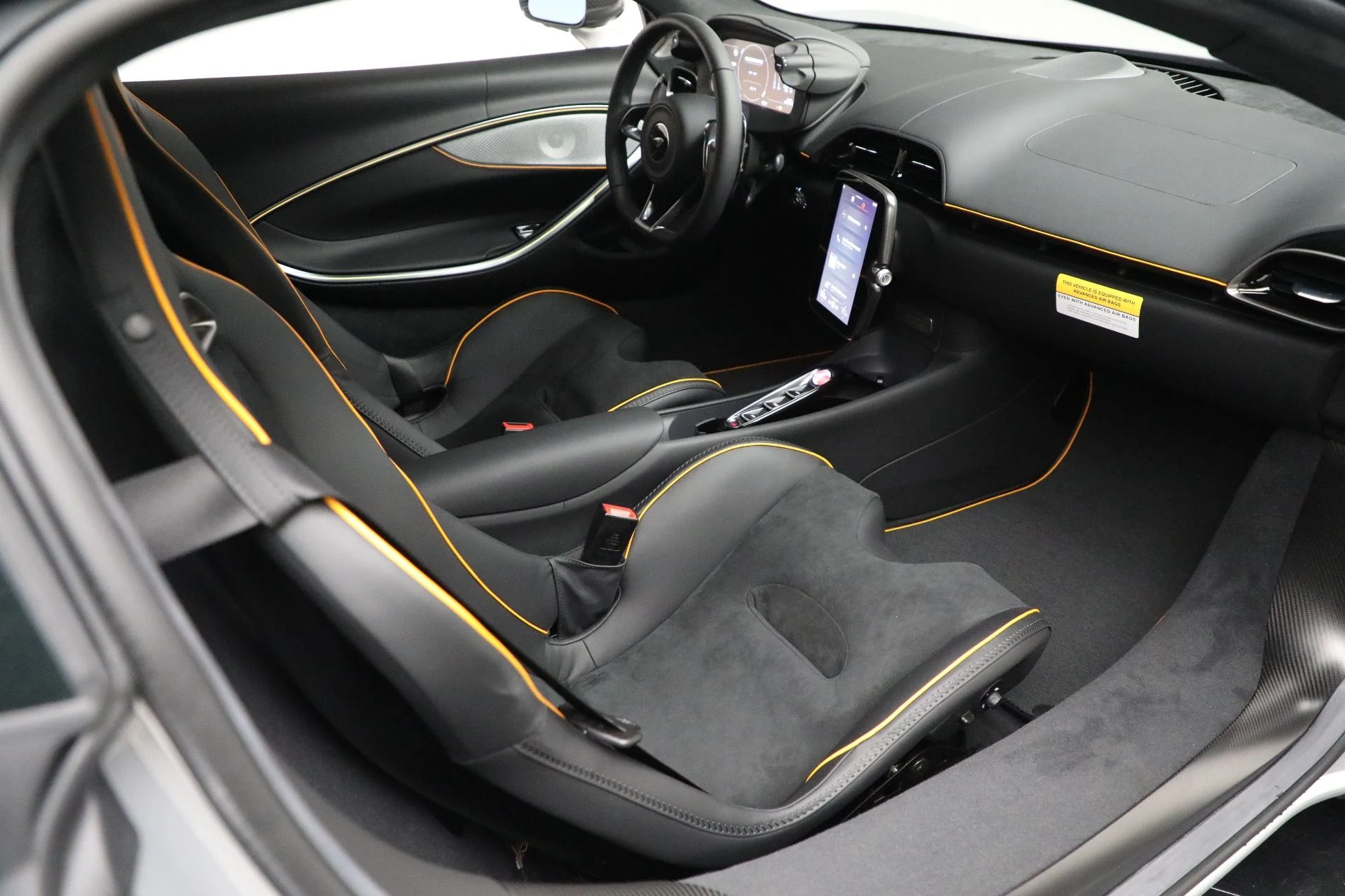 mph025_2205607727_Used_2023_Mc_Laren_Artura_Vision_84dc2b3f51