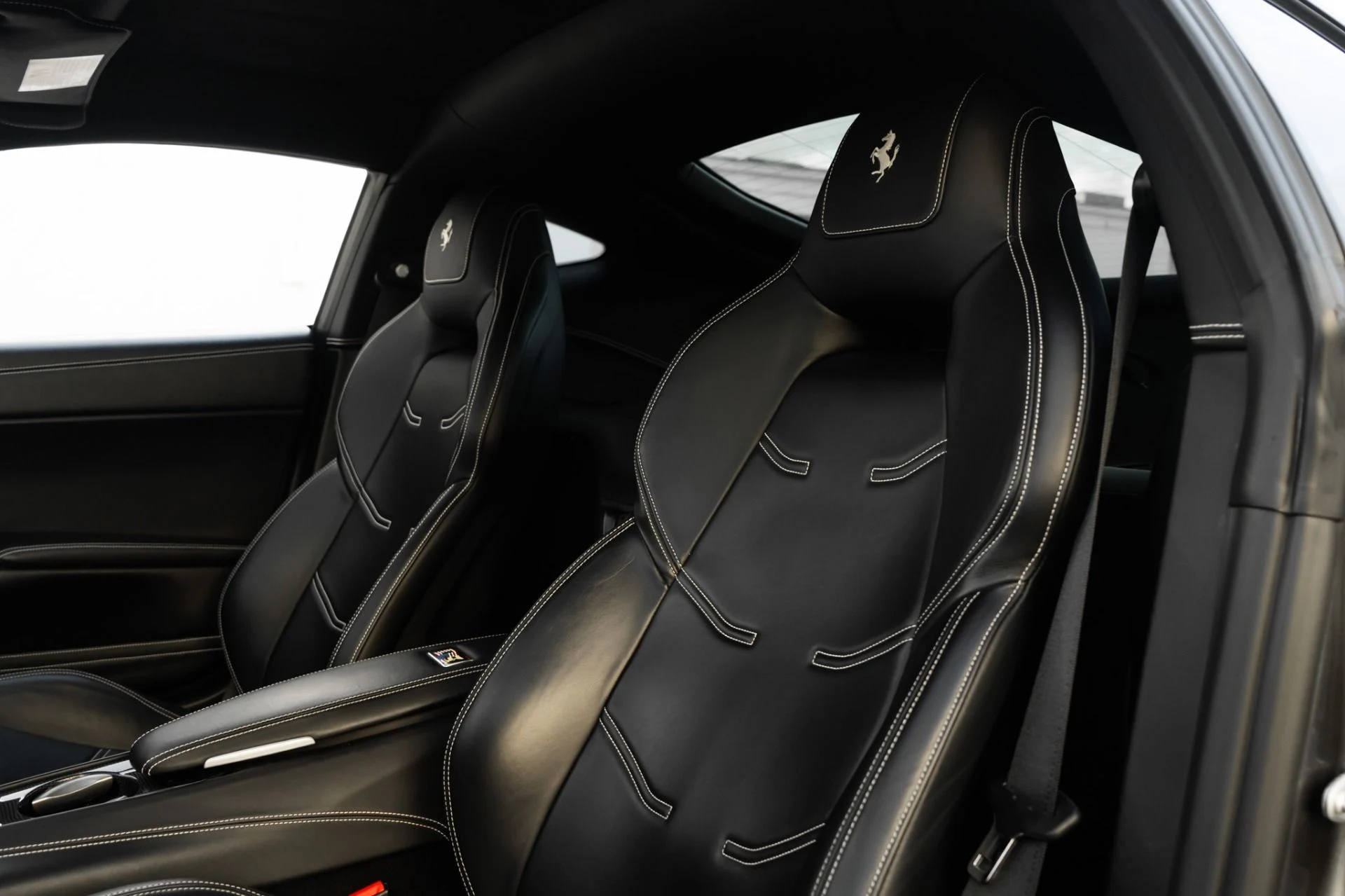 mph025_2206350693_Used_2015_Ferrari_F12berlinetta_1763421627_a1d4e190f7