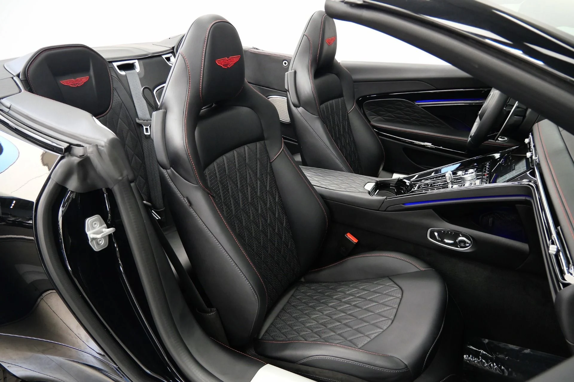 mph025_2209484181_Used_2025_Aston_Martin_DB_12_Volante_Inspire_Sport_Interior_Upper_and_Lower_Black_Packs_1778172034_0936ada403