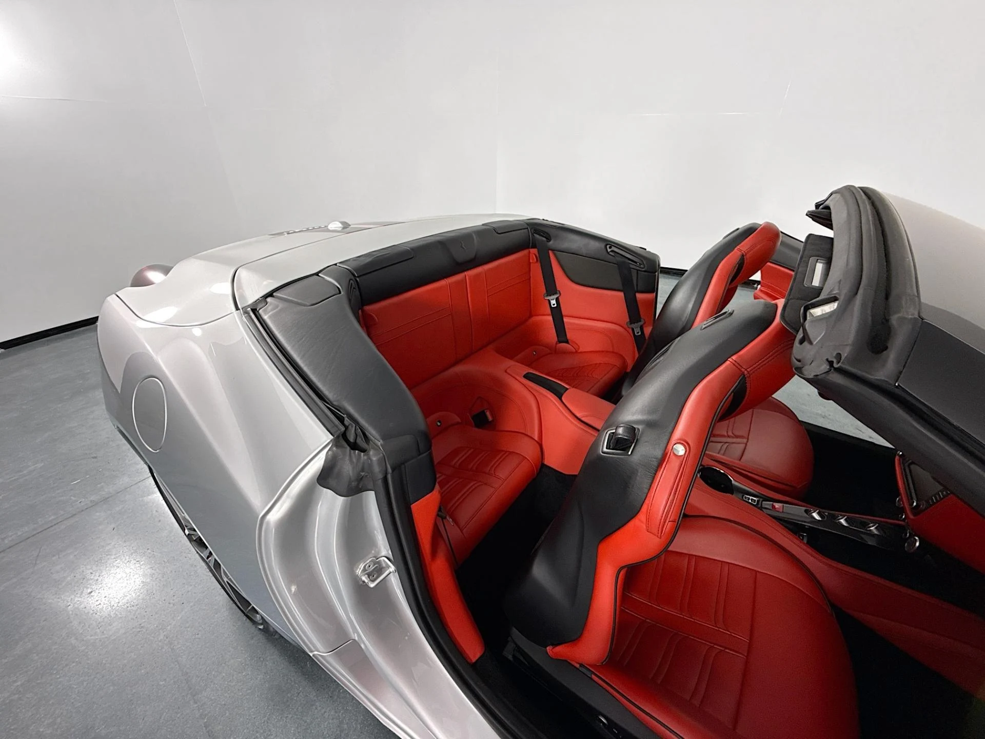 mph025_2211227182_Used_2015_Ferrari_California_T_1782334336_a319c77490