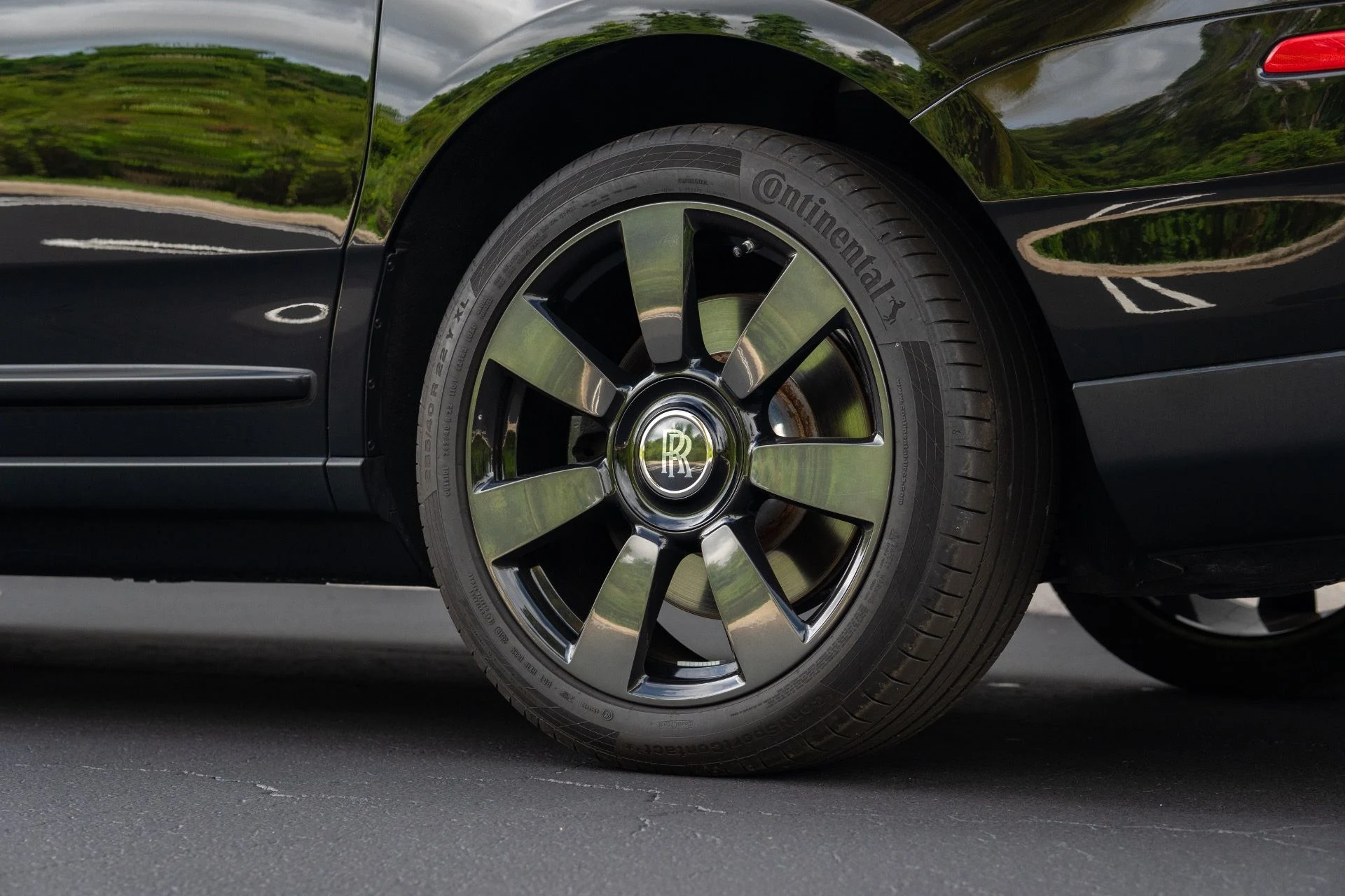 mph025_2212444361_Used_2022_Rolls_Royce_Cullinan_1758567081_a4fa40603a