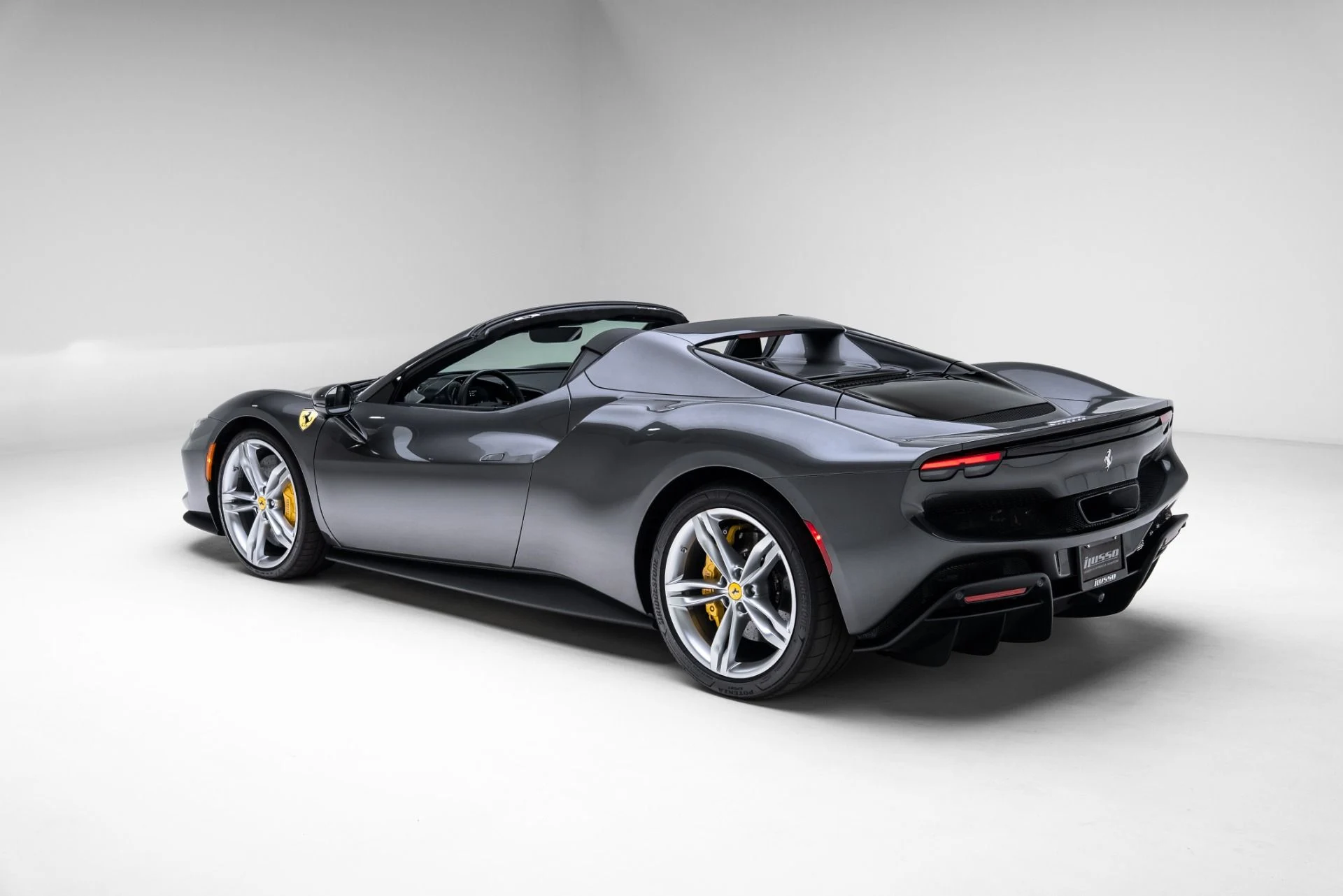 mph025_2214068950_Used_2025_Ferrari_296_GTS_1775518510_53372c9813