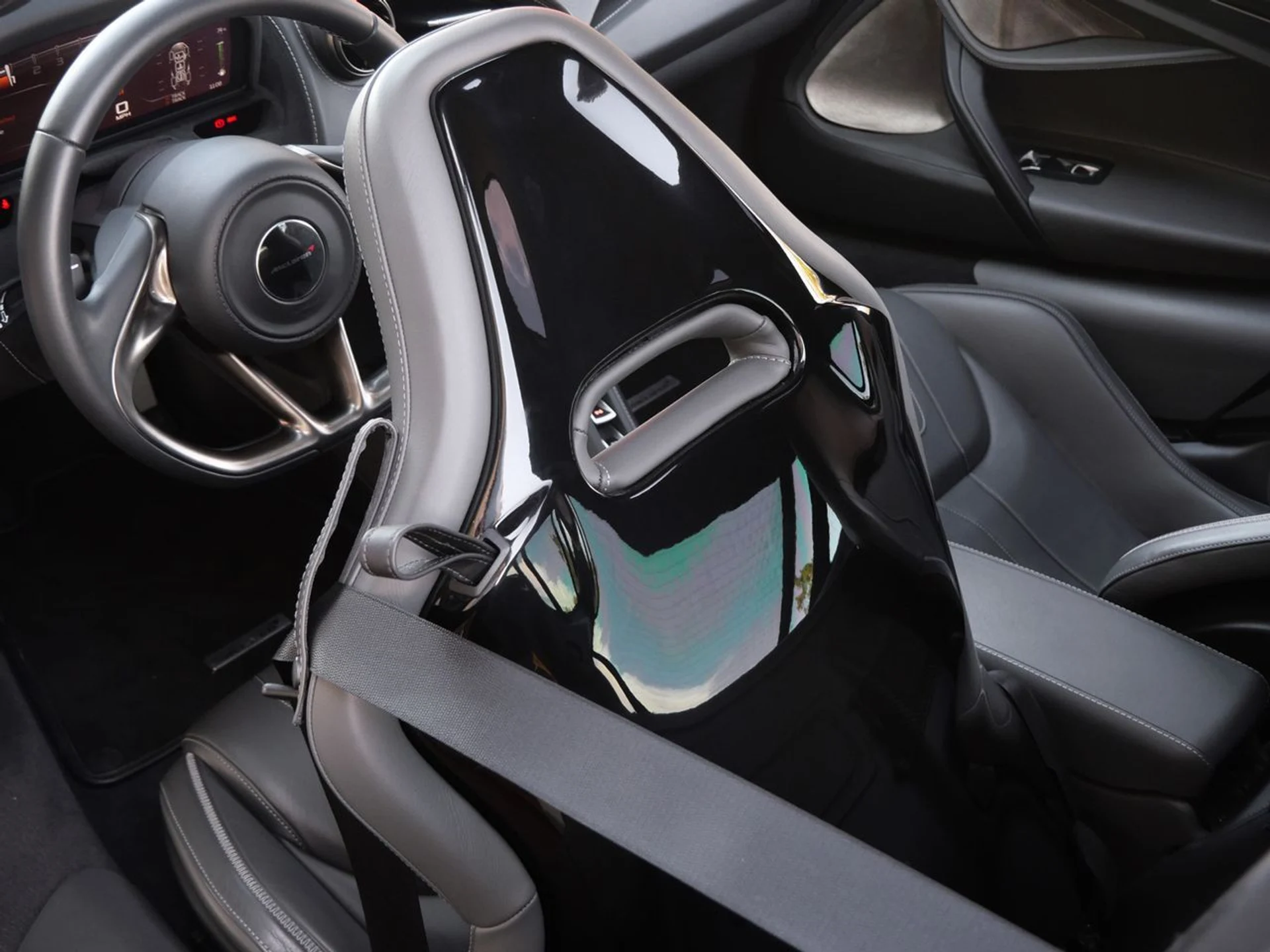 mph025_2218385726_7b94db0ba4cb43e6638b3ff3c9e00caax_498dae9c56