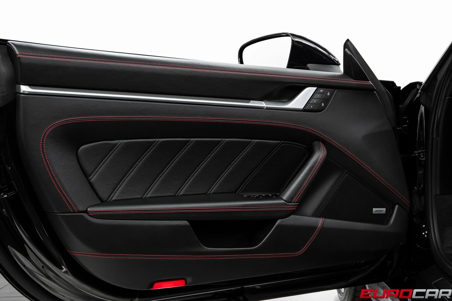 mph025_2224953661_image_26_fde100d4b4