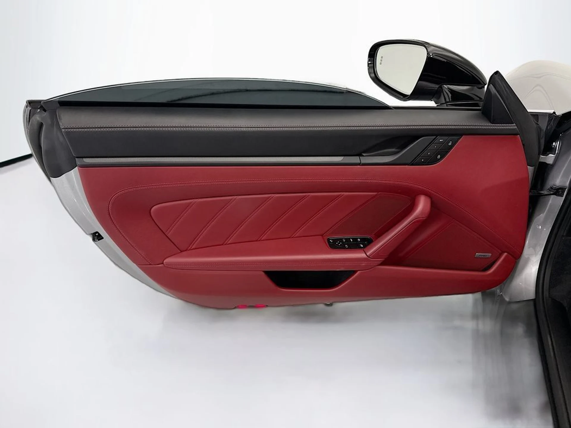 mph025_2228619987_used_2022_porsche_911_carrerascabriolet_8119_23027418_26_1024_7492ef1780