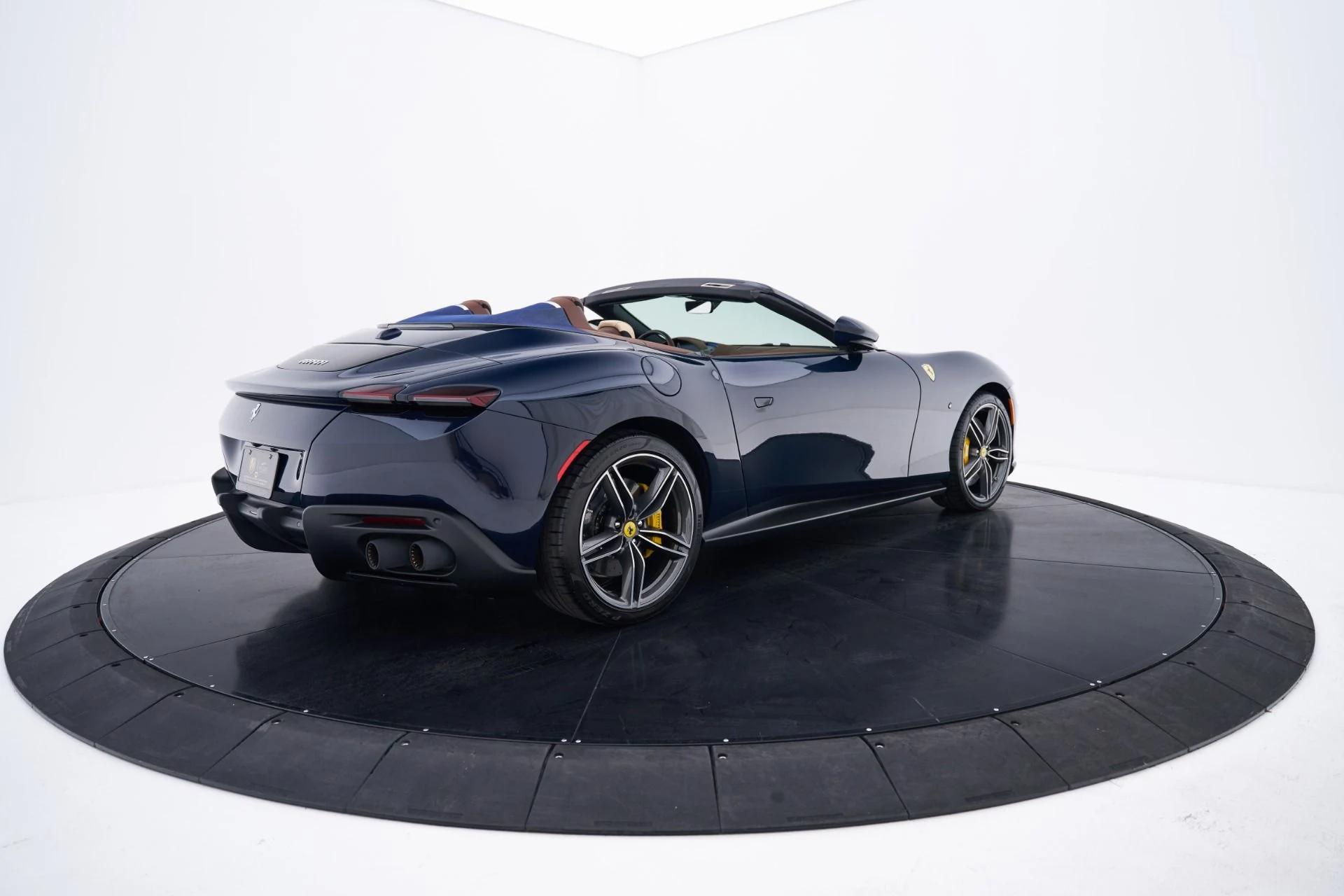 mph025_2232058001_Used_2025_Ferrari_Roma_Base_1793056032_30ac05c4cd