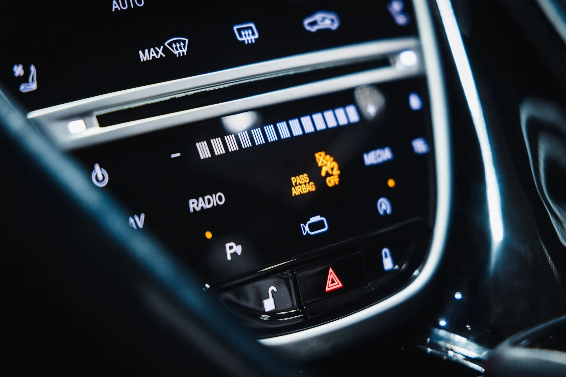 mph025_2237227865_Used_2019_Aston_Martin_DBS_Superleggera_370000_MSRP_CARBON_ROOF_1775436975_93f65313cc