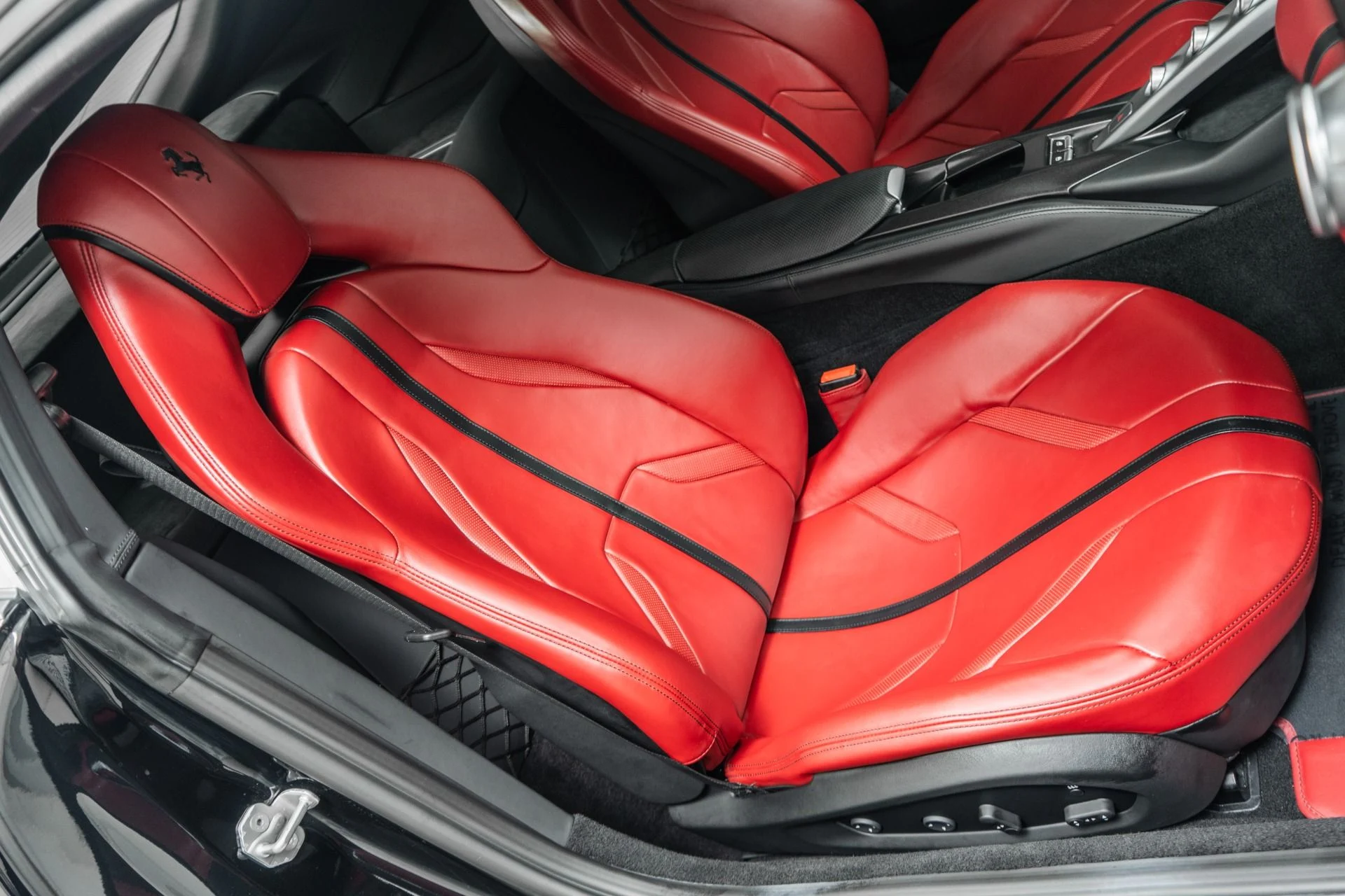 mph025_2240346956_Used_2020_Ferrari_812_Superfast_1775841371_067f5e8be5