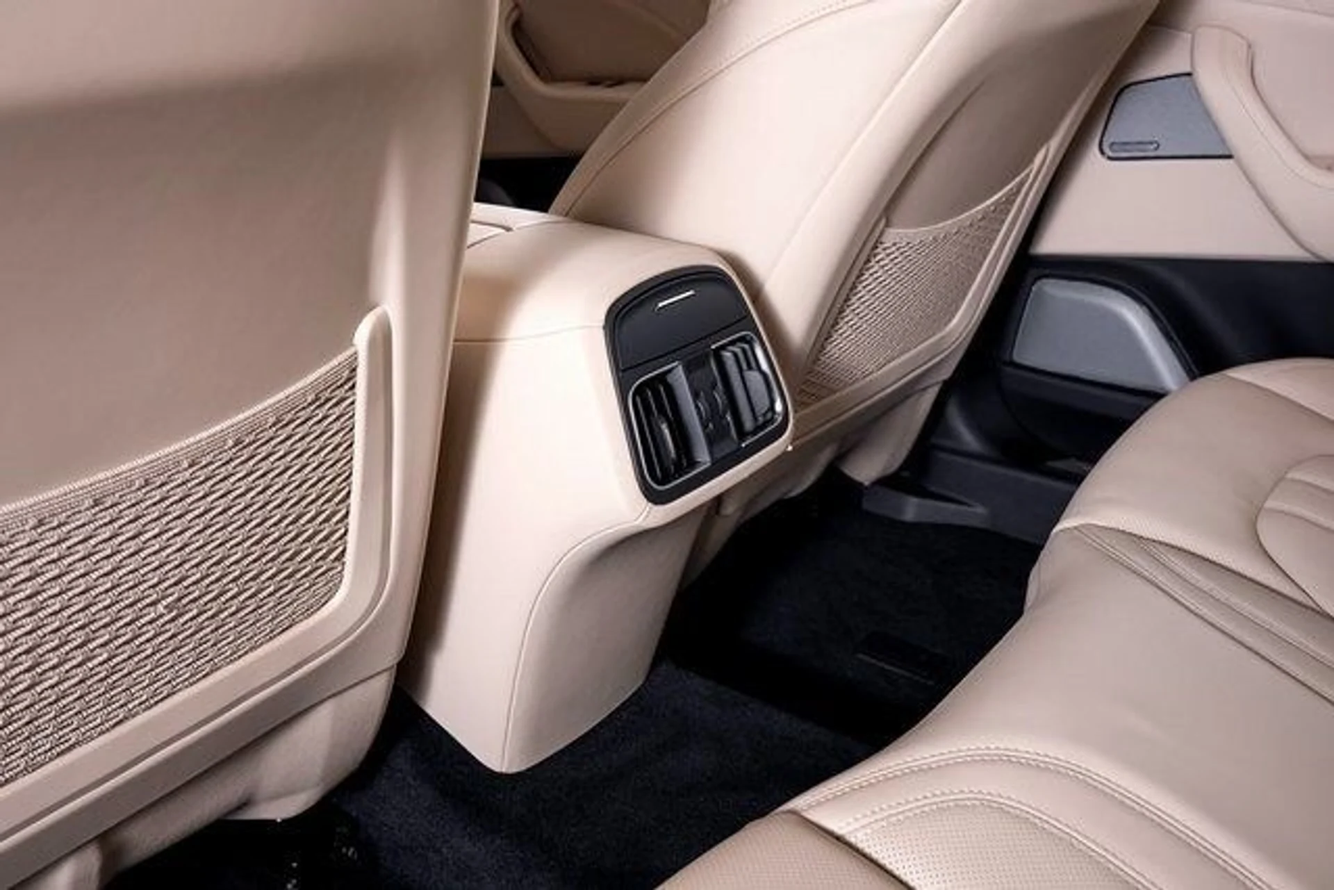 mph025_224396031_1170179b3966752bbc6c593b2999b3a0x_0deef8c41a