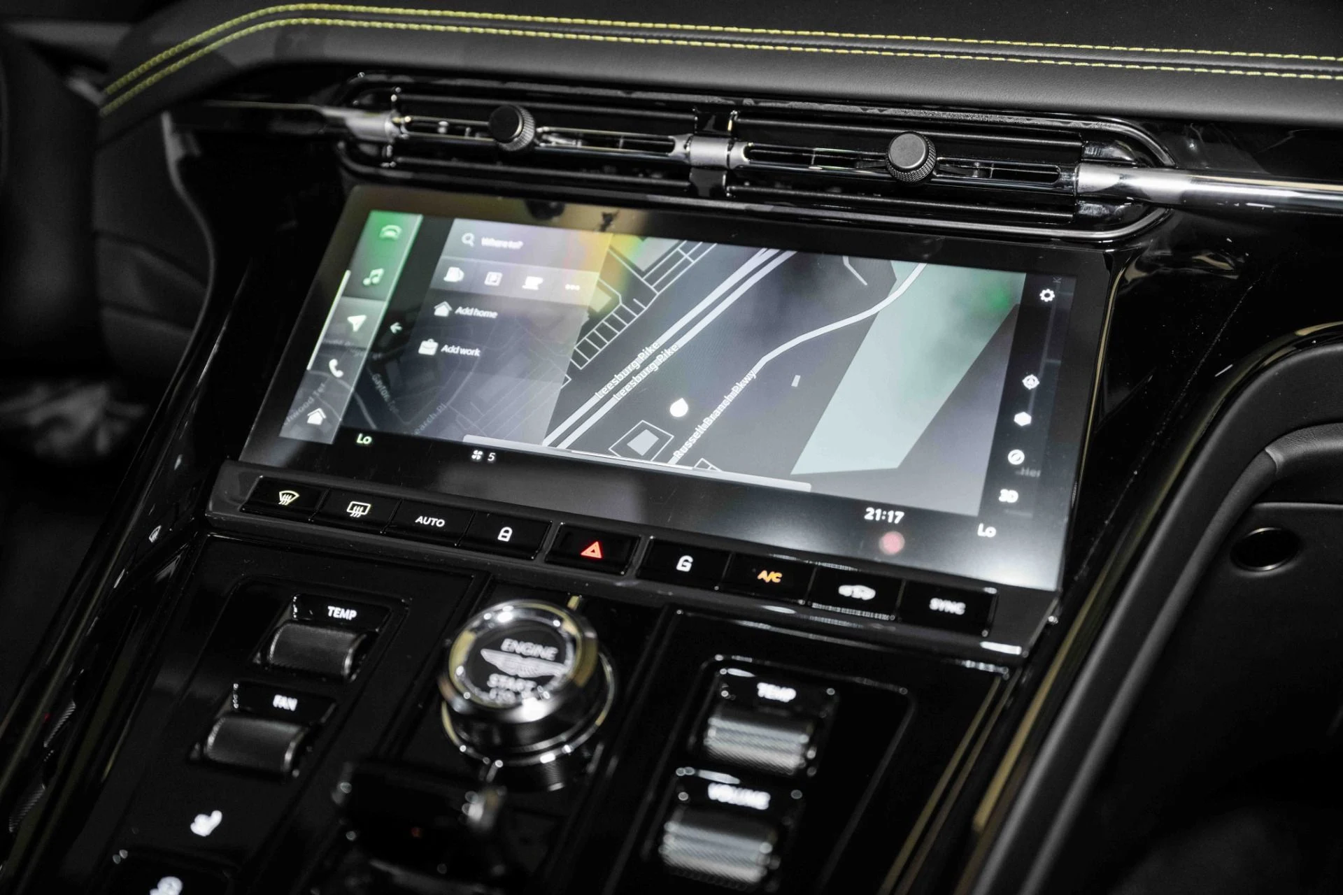 mph025_2254876943_Used_2025_Aston_Martin_DB_12_Coupe_1724764184_52a8e44afd