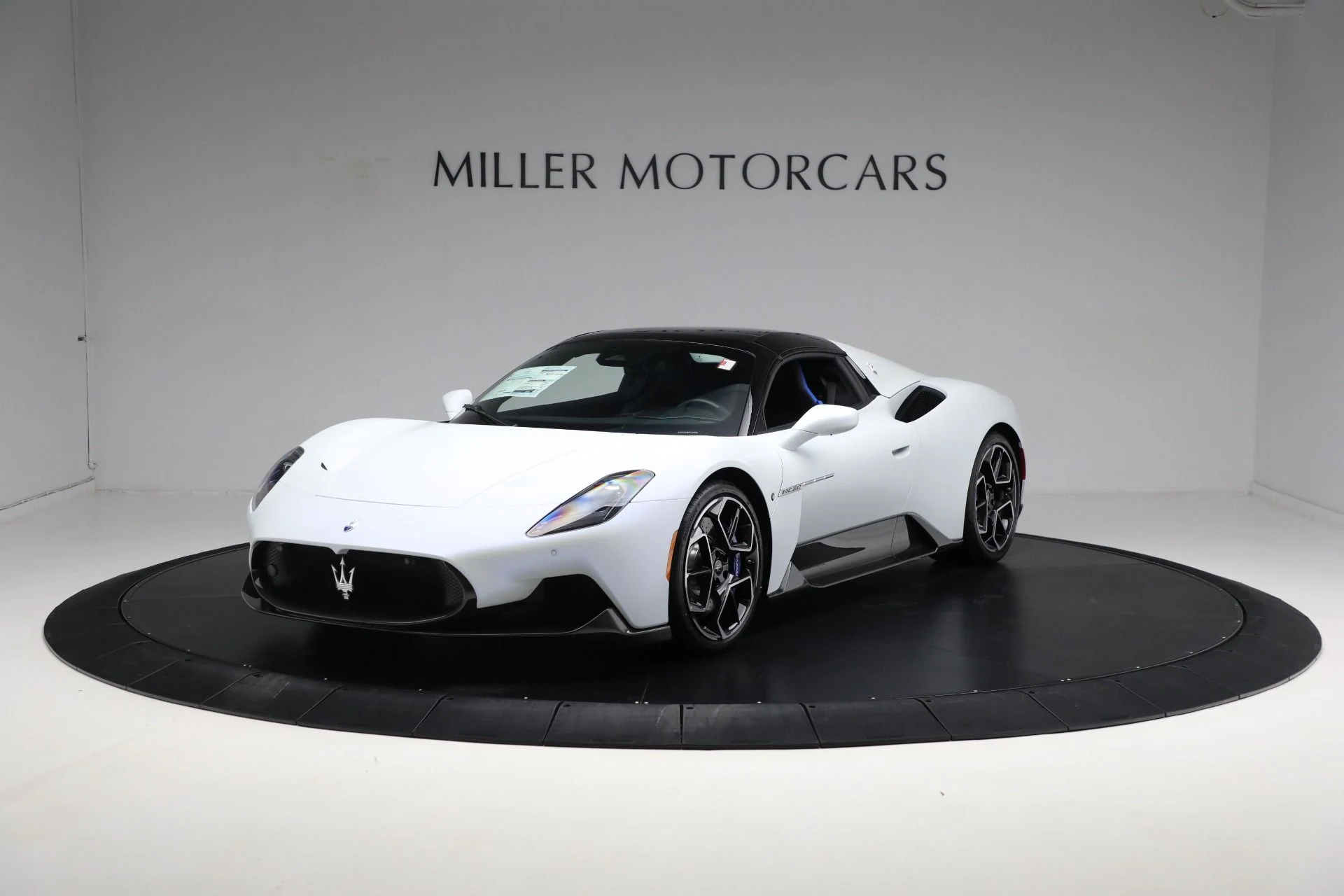 mph025_2257474707_Used_2023_Maserati_MC_20_Cielo_1728047237_957df9ade9