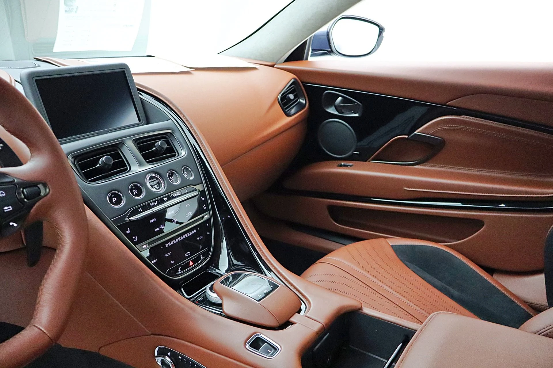 mph025_2258076429_Used_2020_Aston_Martin_DB_11_AMR_24017b10e9