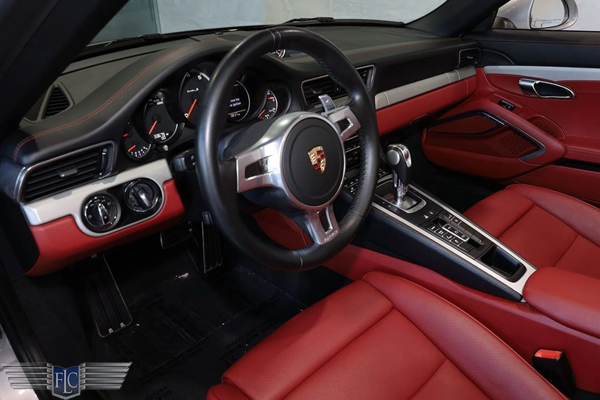 mph025_2258695530_used_2014_porsche_911_turbocabriolet_9689_22886118_26_1024_b40ba29d5b