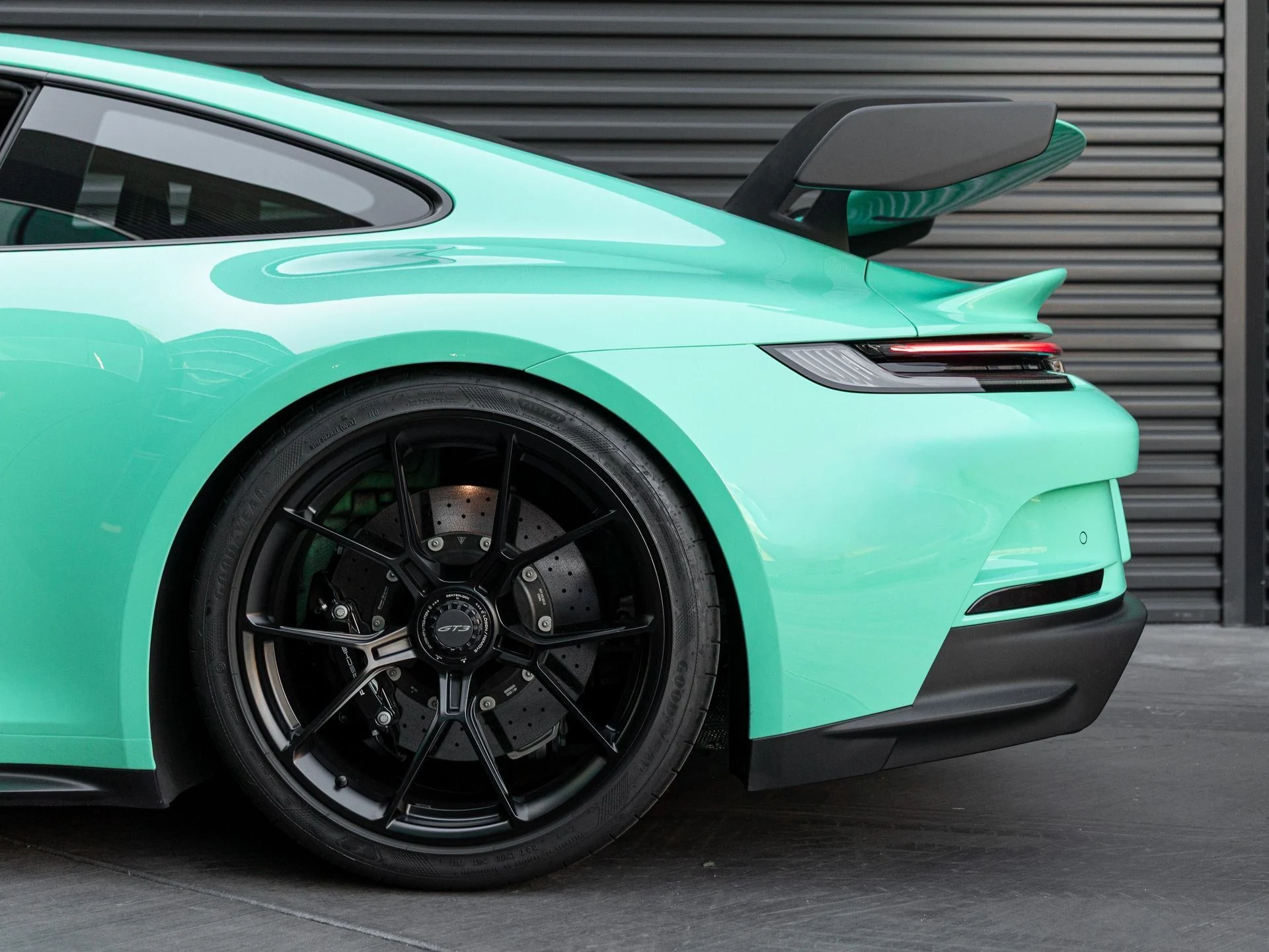 mph025_226728644_26_cf4b260a53