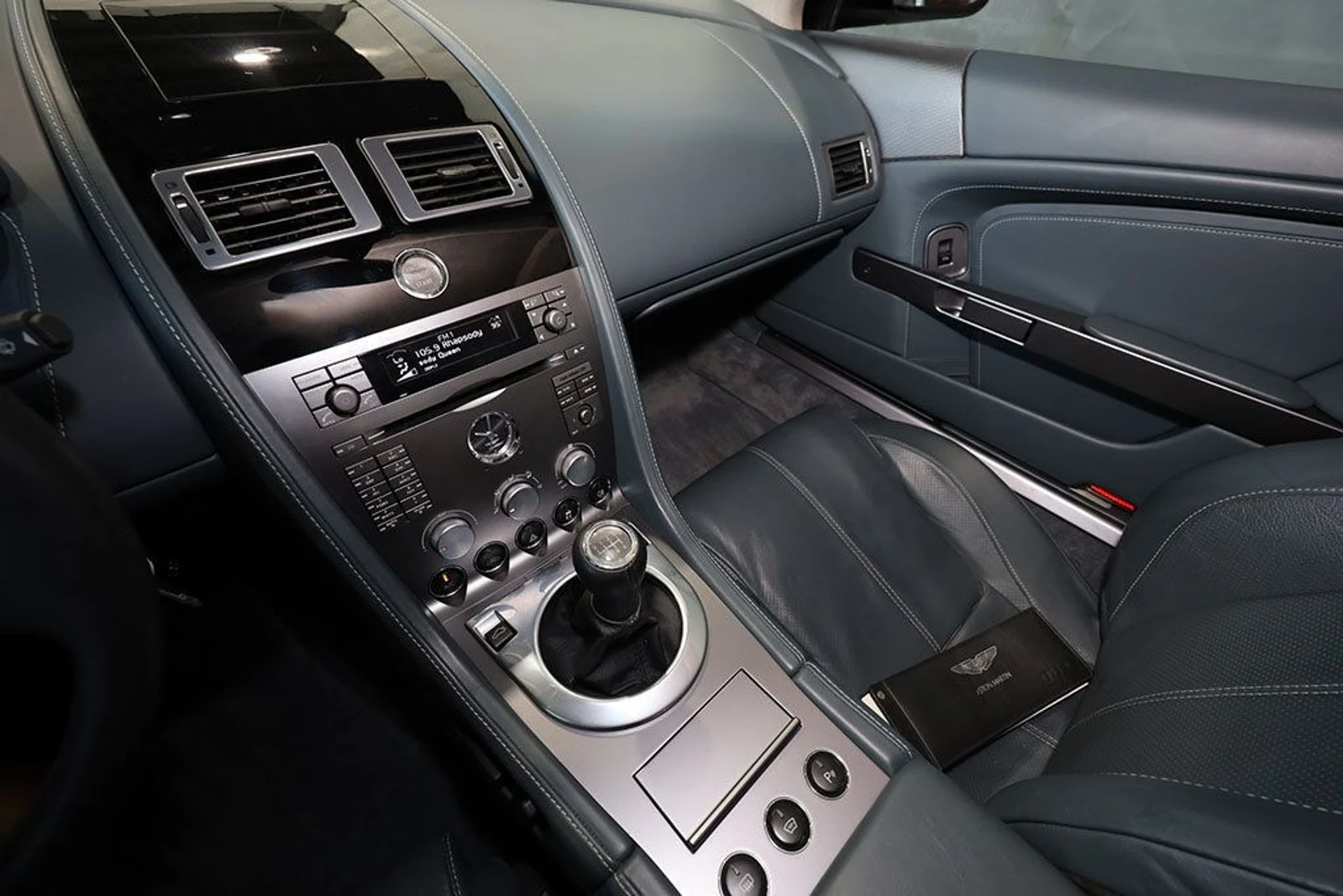 mph025_227168968_used_2007_aston_martin_db9_2drcoupemanual_9689_21830752_26_1024_ef19c62122