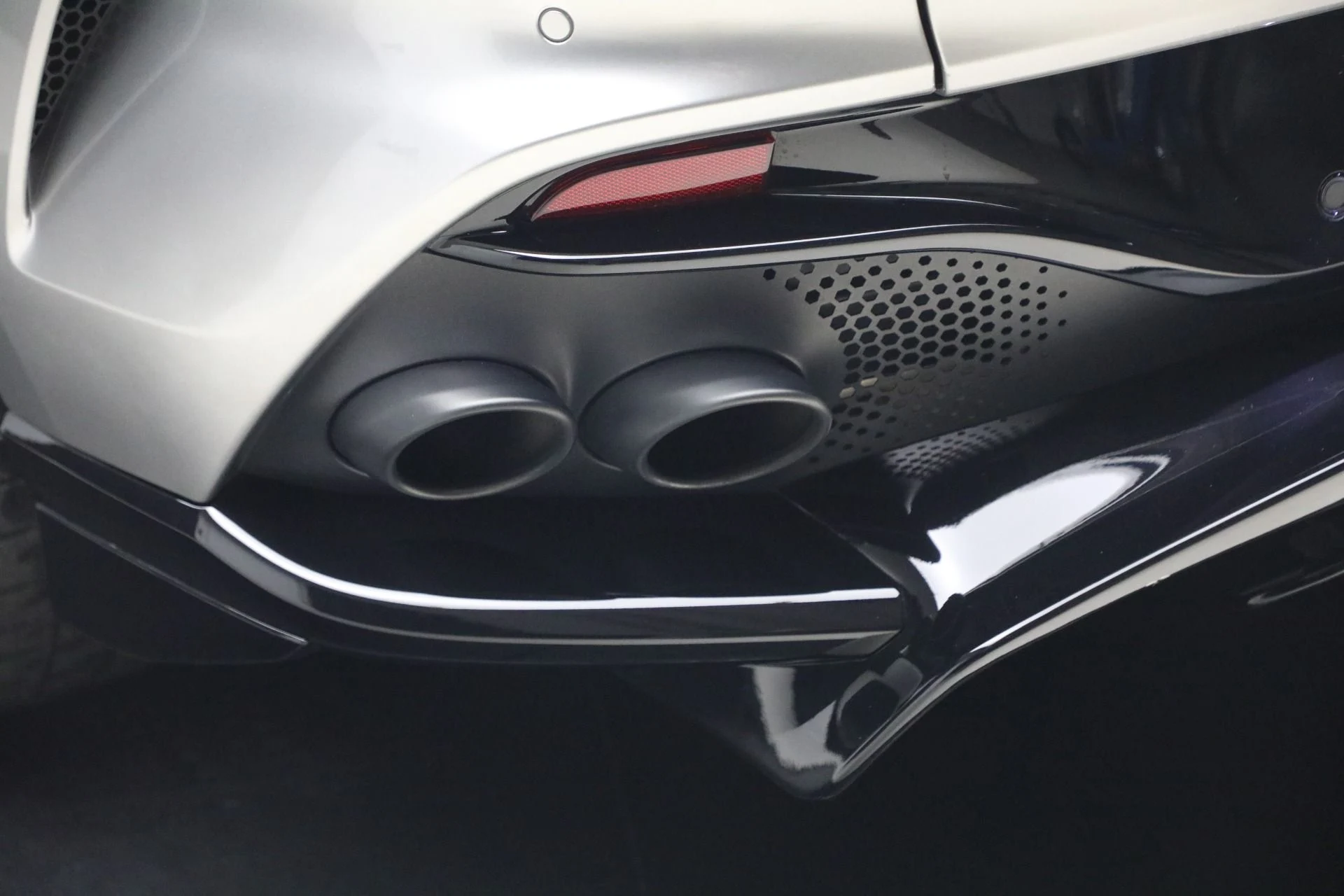 mph025_2286949121_Used_2023_Aston_Martin_DBX_707_1773406329_9a2658a5d0