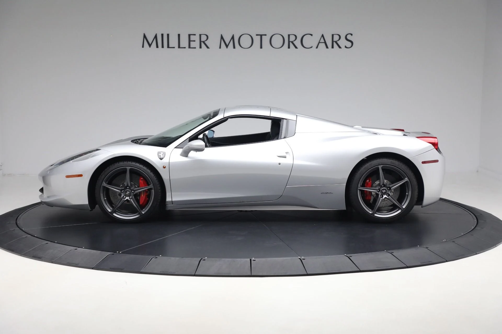 mph025_228826167_Used_2015_Ferrari_458_Spider_3f3a272db3