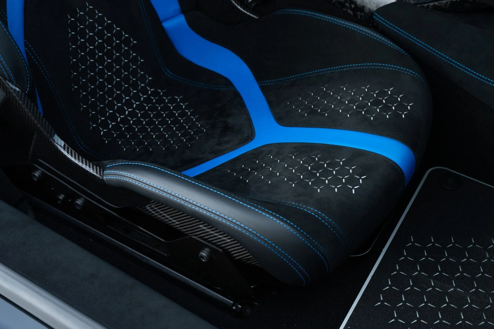 mph025_2298539938_Used_2018_Lamborghini_Huracan_LP_640_4_Performante_1776702980_18a308d035