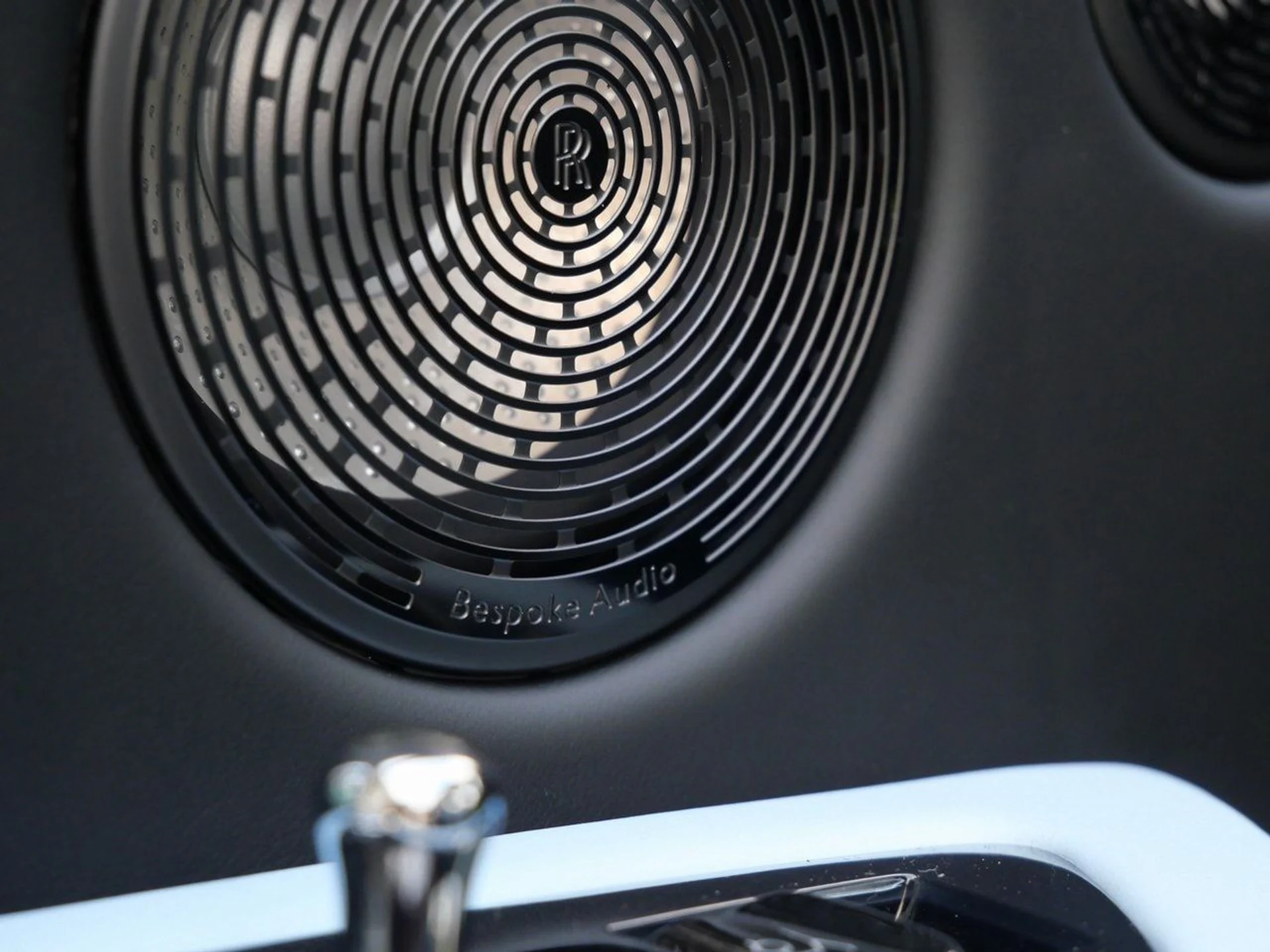 mph025_2301130883_76c659f6f58d310790eef62702595184x_7ac1b854ee