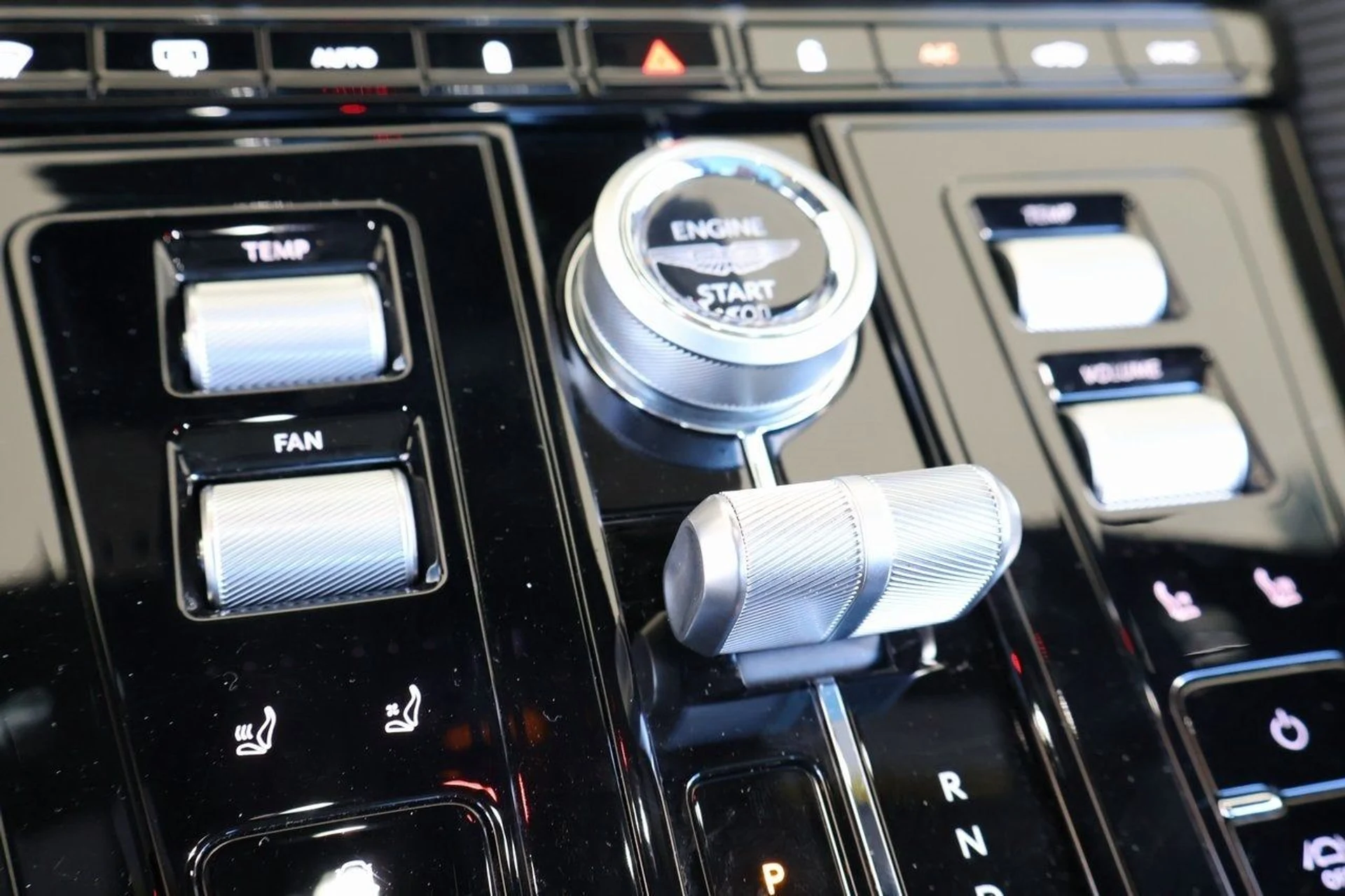 mph025_2303044109_26_2d1f52159a