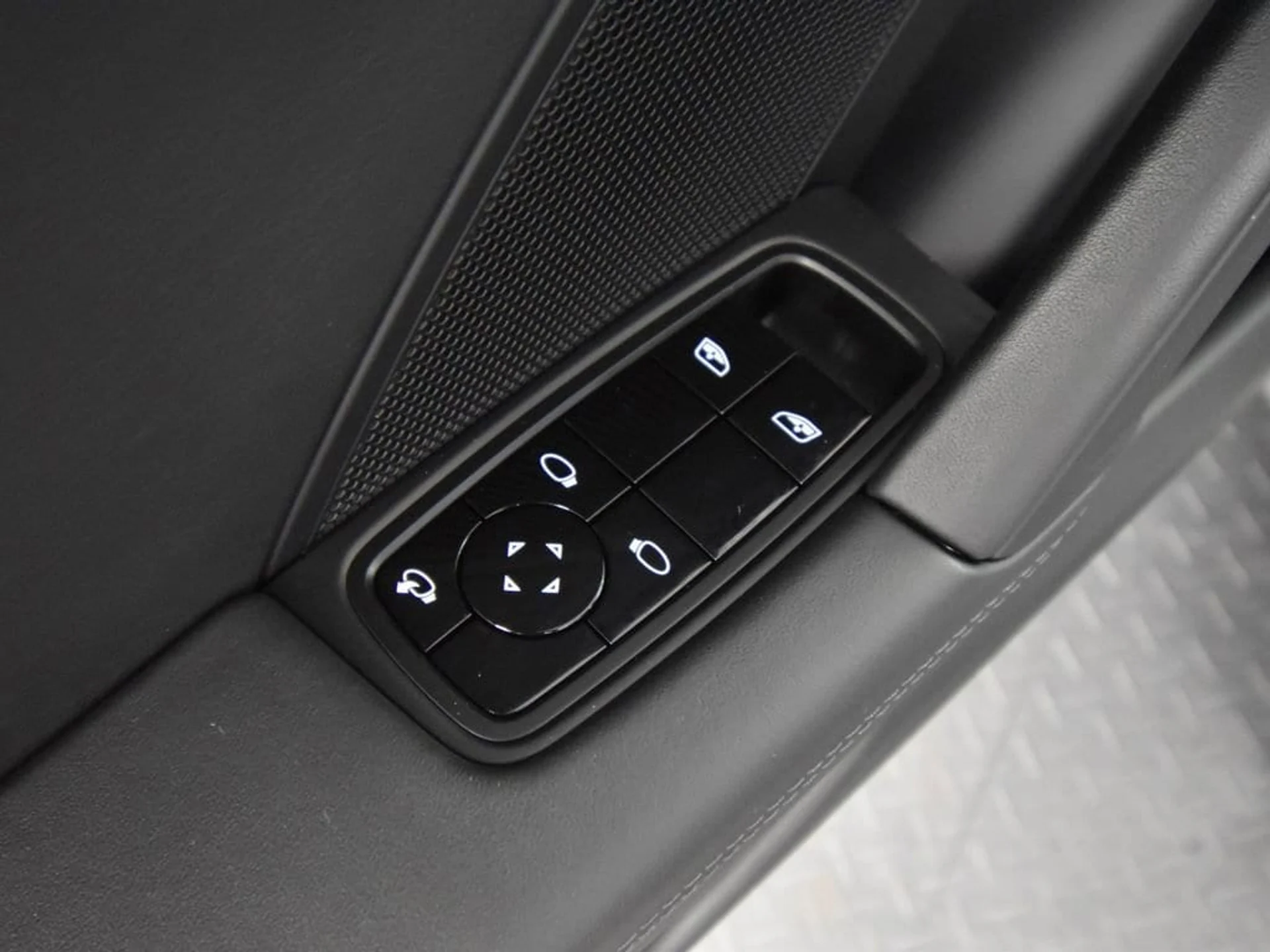 mph025_2303949807_a365d3e0575a825f6ddc06c48ab8ecbax_0aca472a1e