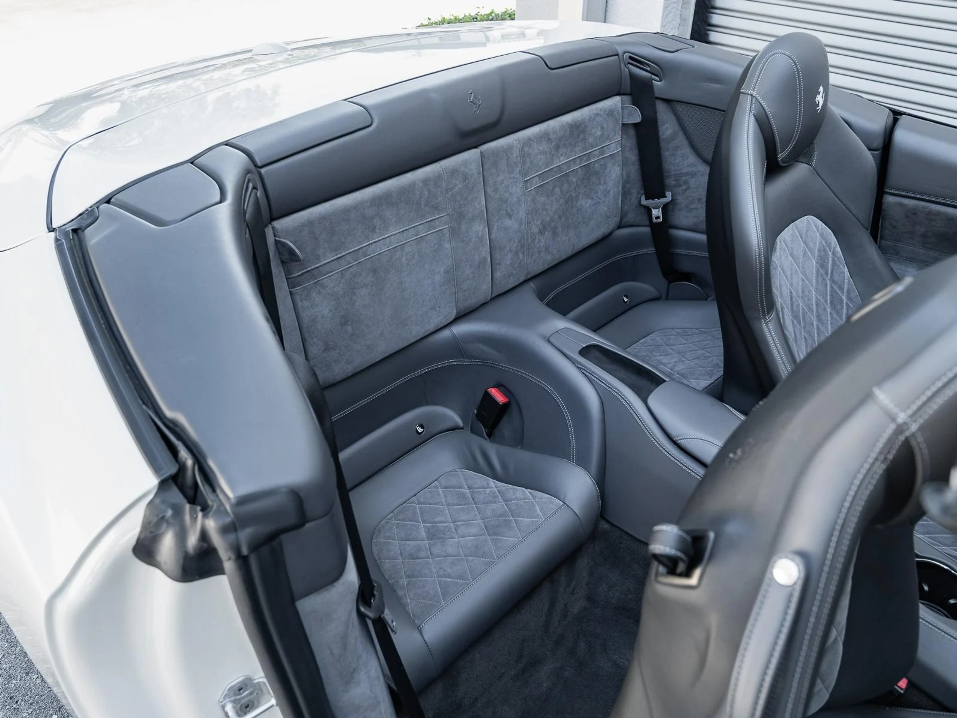 mph025_2304749846_Used_2015_Ferrari_California_T_1758132669_4000181813