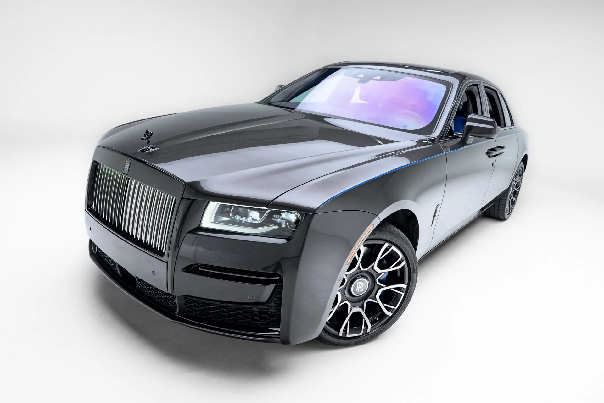 mph025_2308719317_Used_2023_Rolls_Royce_Black_Badge_Ghost_1776470002_3f823d56b1