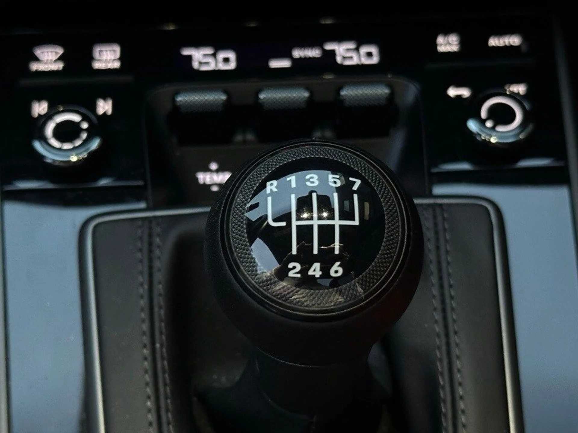 mph025_2310576671_0bdbb159c9829d23f3fa52db75788962x_4dd034d425