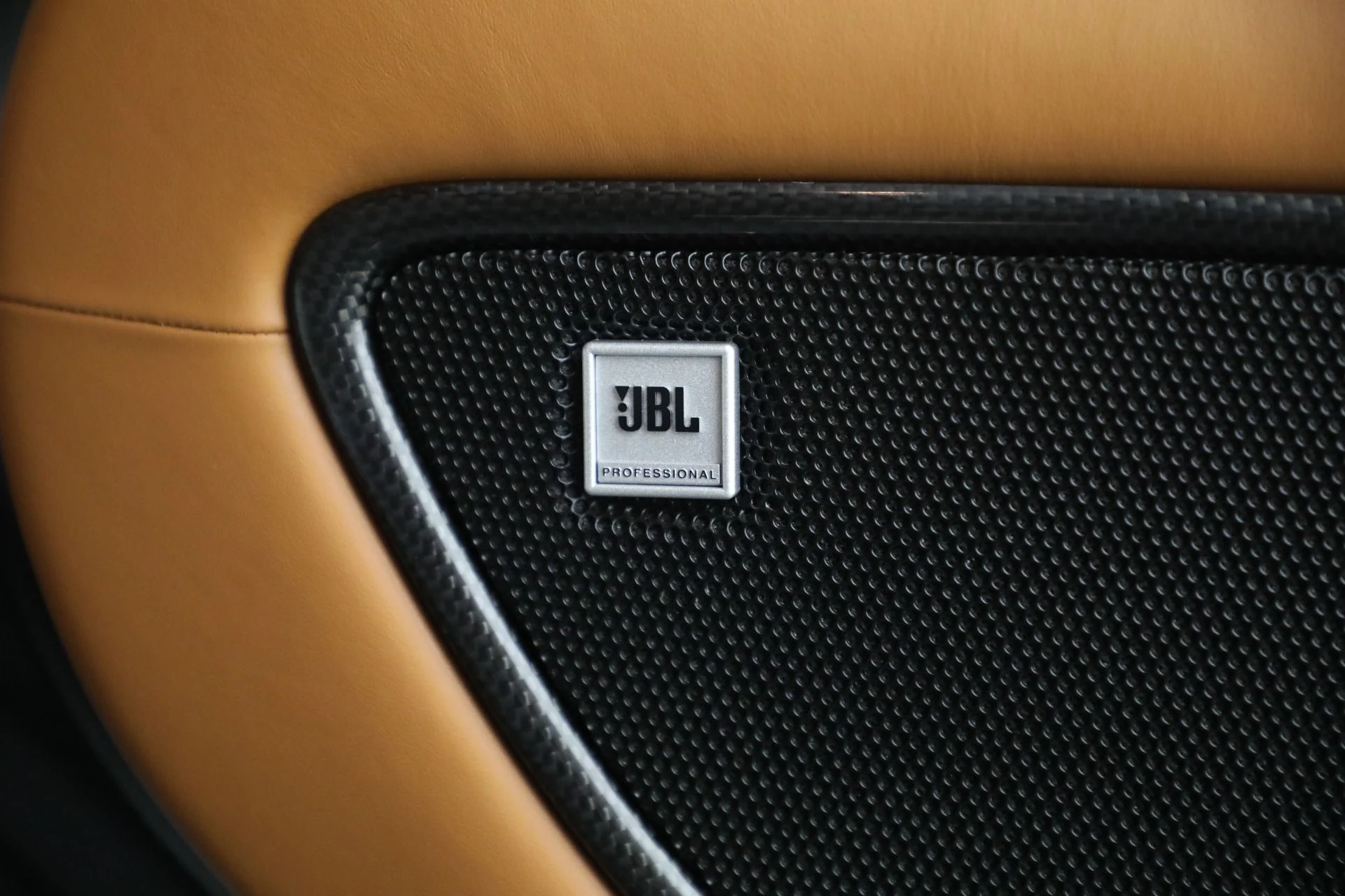 mph025_2312809465_Used_2014_Ferrari_F12berlinetta_2fc75b23ed