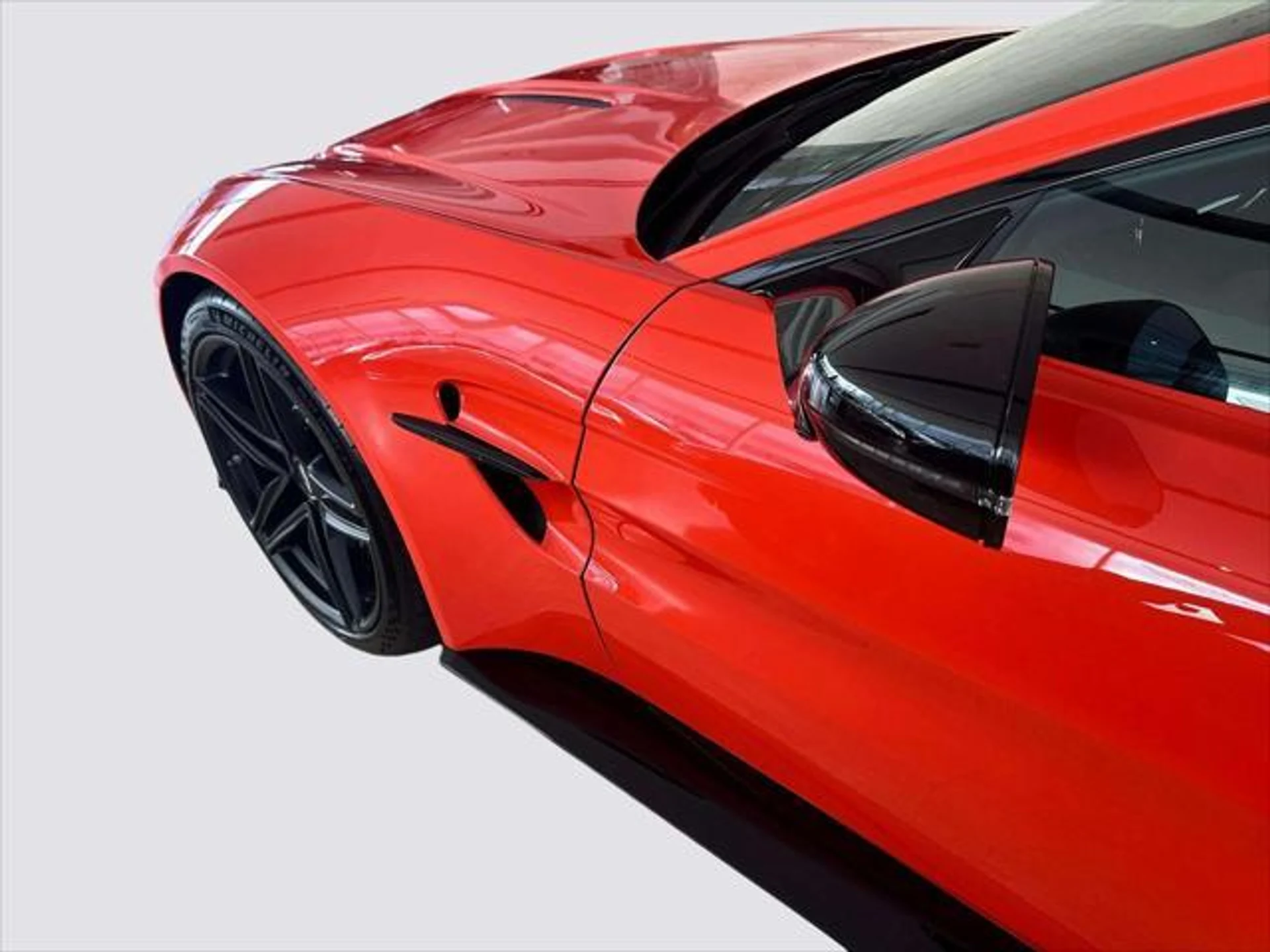 mph025_2312990050_B_w_Um_V8t8ezb_Wt_Wfz_W3_He9_Rn_EFE_af84d5a9c8