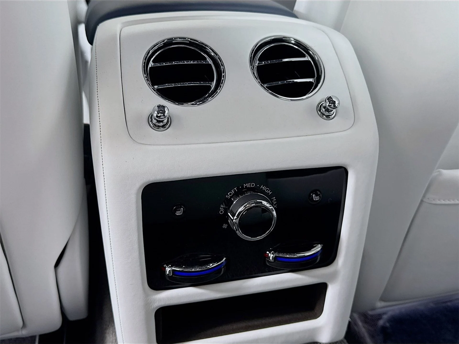 mph025_2314929599_ba031d8d6c87d73dd75778e9892baf0cx_1c3aba0945