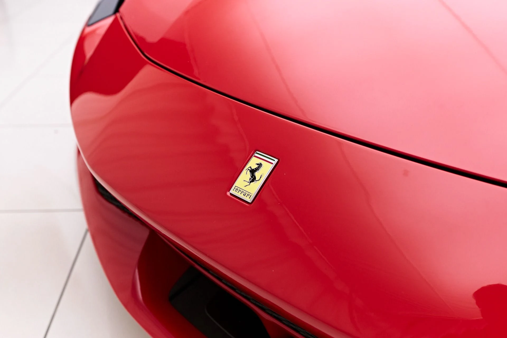 mph025_2323310901_Used_2024_Ferrari_296_GTB_1757101189_2b2b8bc1af