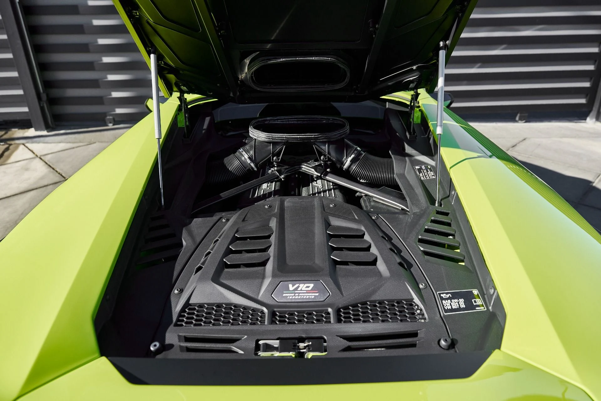 mph025_232888973_Used_2024_Lamborghini_Huracan_Sterrato_Base_1767062404_83467c16a6