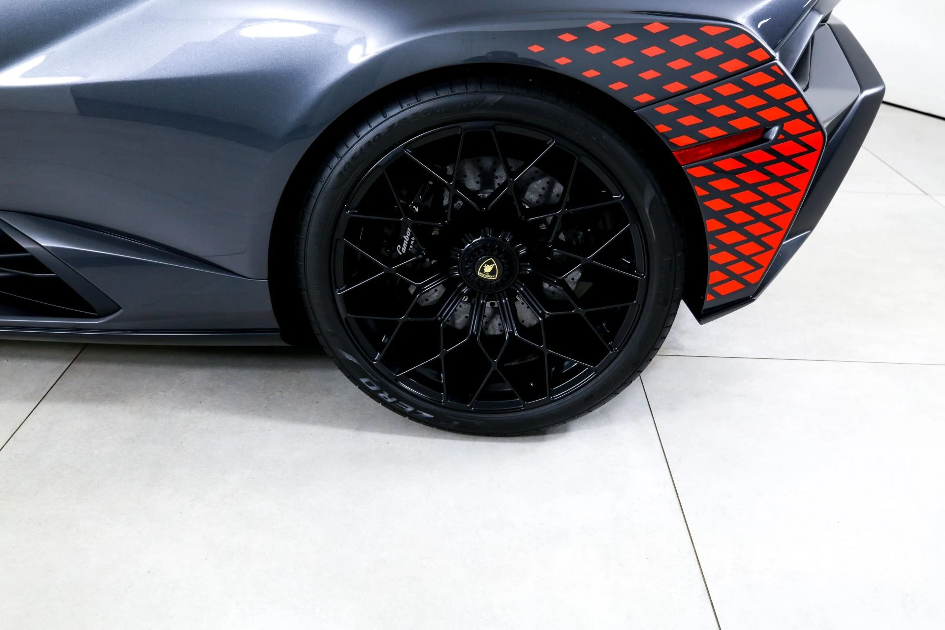 mph025_2333936762_Used_2022_Lamborghini_Huracan_STO_1761056337_7a327c64da