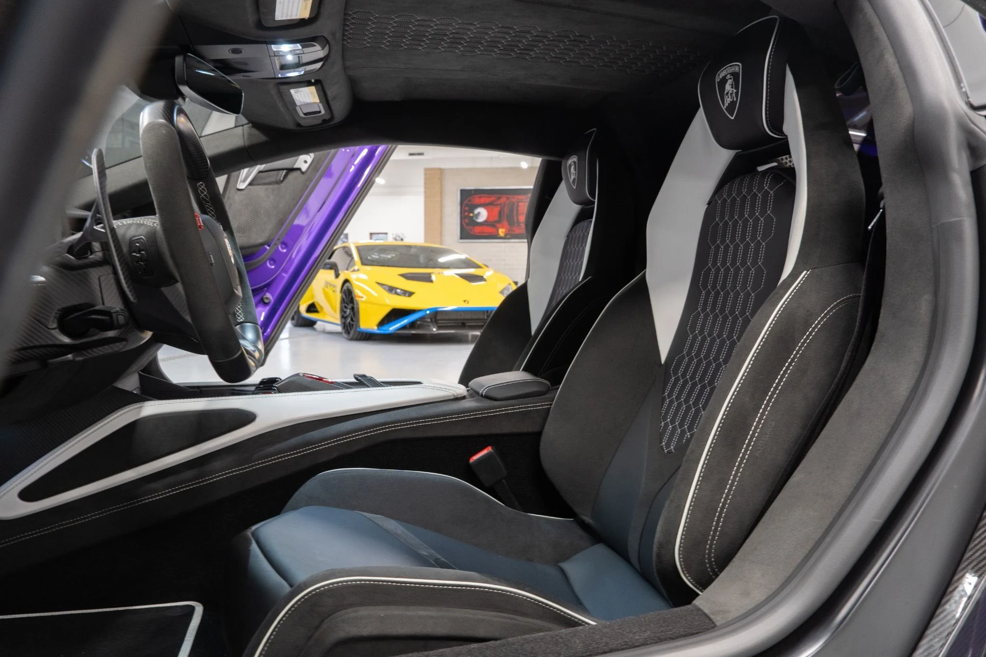 mph025_2335224193_Used_2024_Lamborghini_Revuelto_1739988848_2ff5829924