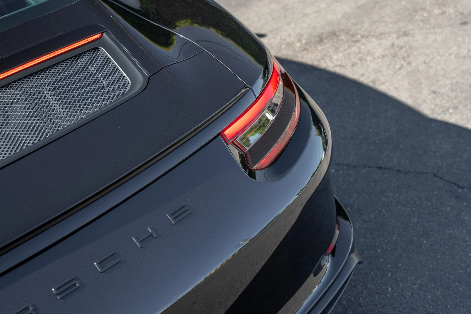 mph025_2335347618_Used_2019_Porsche_911_GT_3_Touring_1760739236_a8affefe76