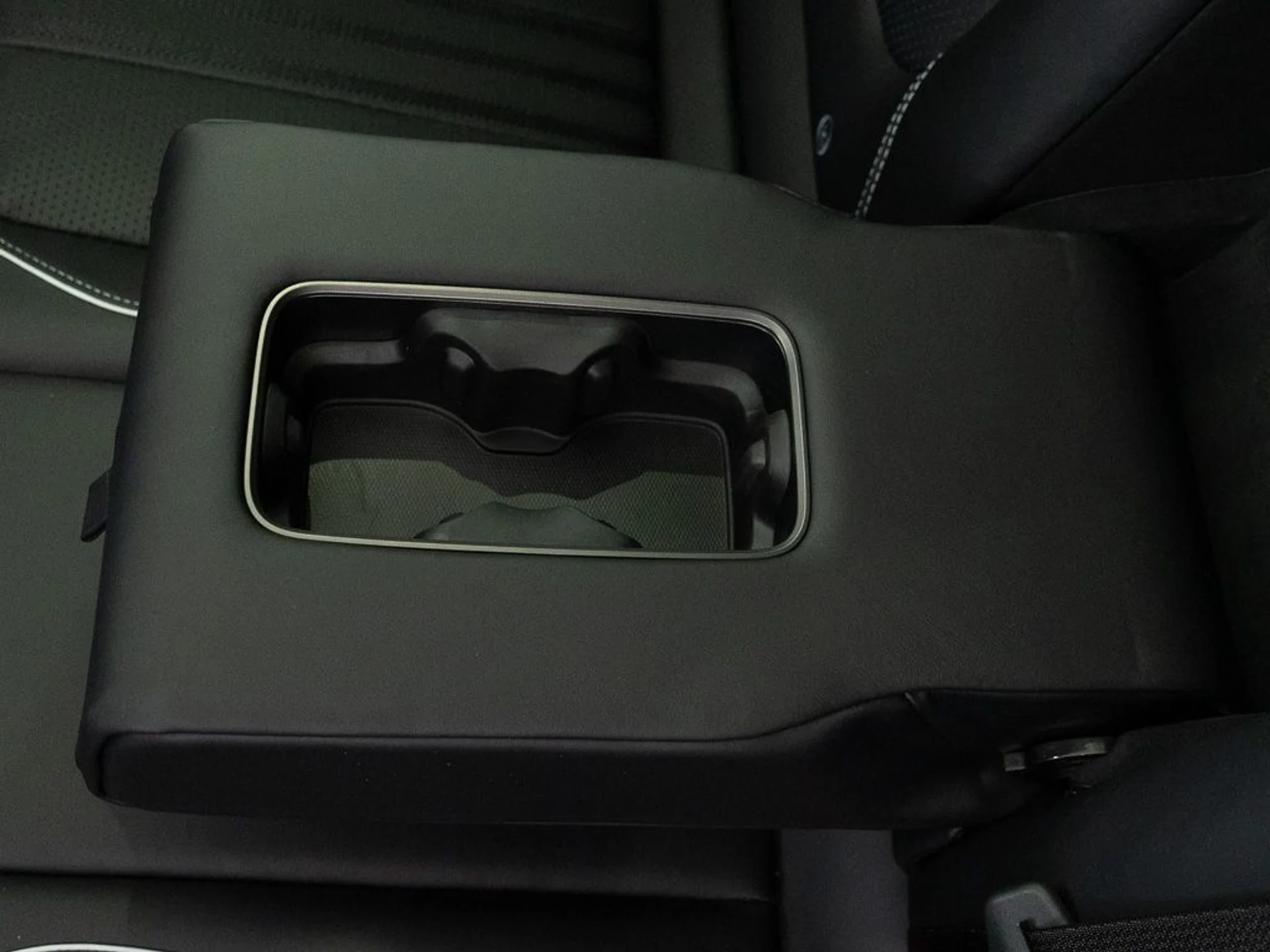 mph025_2342796851_c2d99ec53bbb88bcf0045157c516cf26_c12eb7bfb4