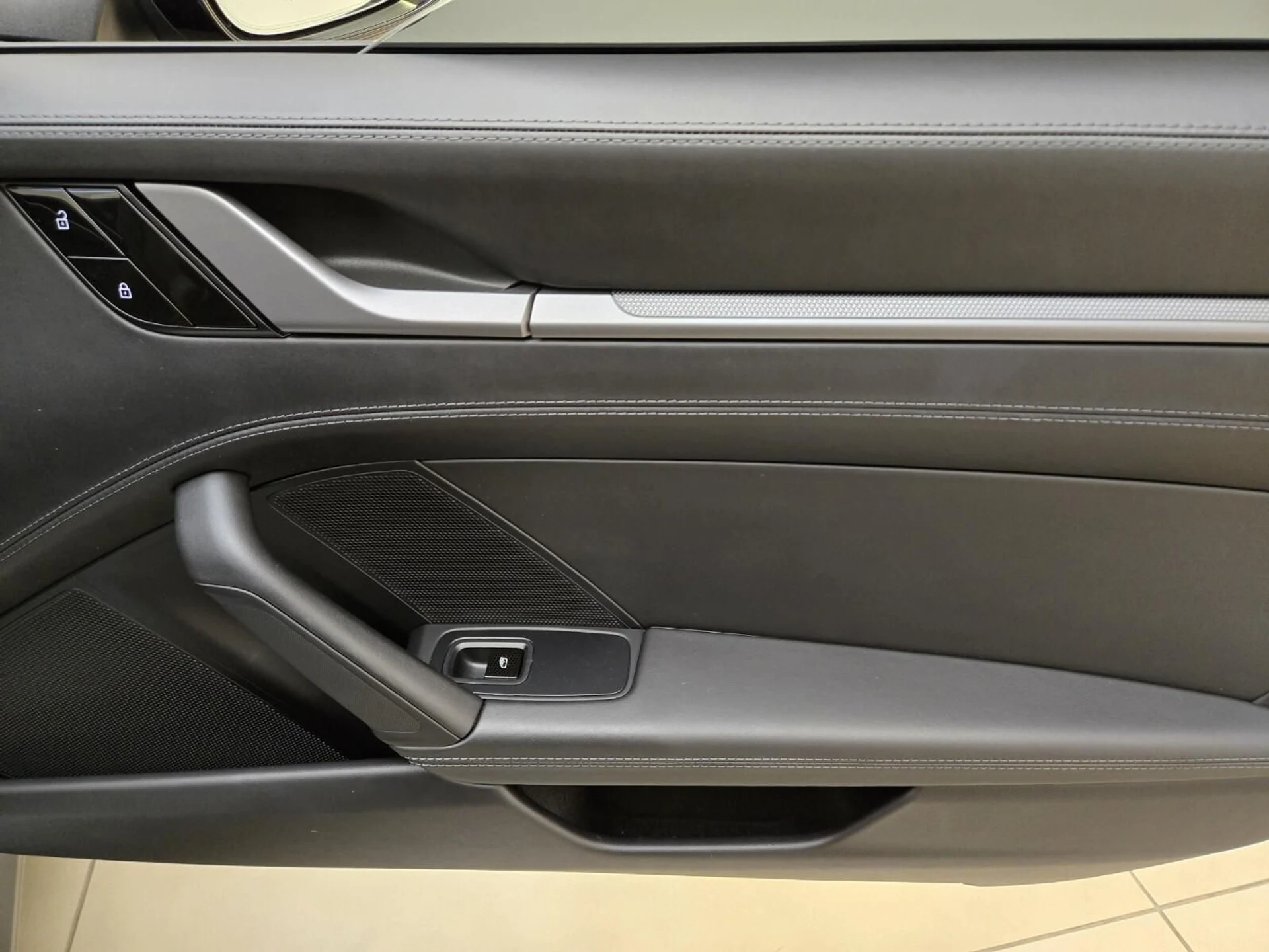 mph025_234729054_Used_2020_Porsche_911_Carrera_S_1777354788_b56b6999af