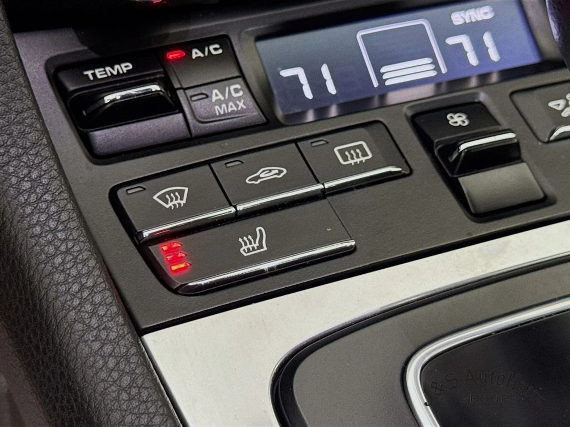 mph025_2354329683_bxzcnd57j4o8ze2pll5bc3dtf6tt_cc854b0581