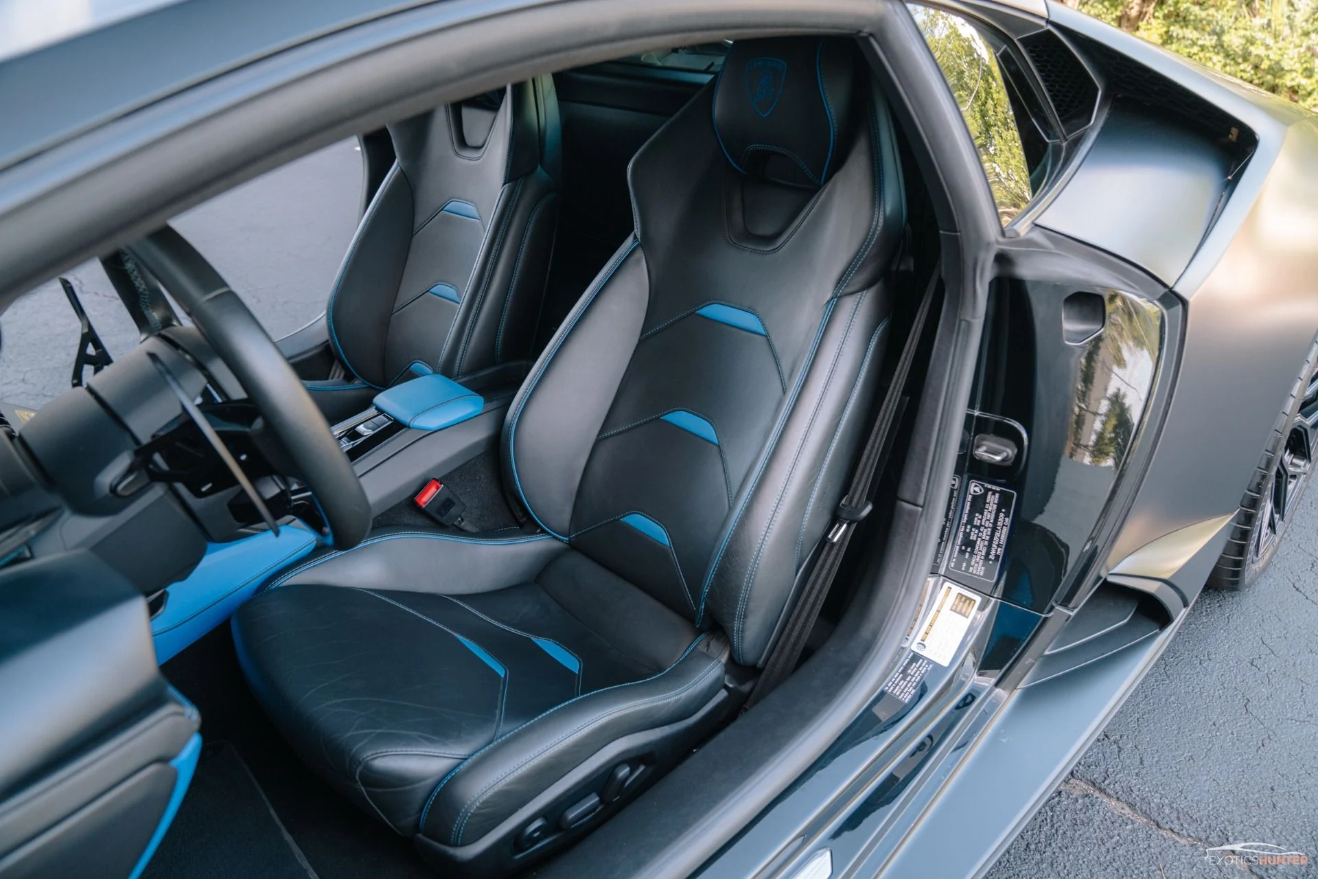 mph025_2354672452_Used_2020_Lamborghini_Huracan_EVO_in_Nero_Helena_w_FULL_Stealth_PPF_Blue_Interior_Vossen_Wheels_1743710386_302c8b1c9d
