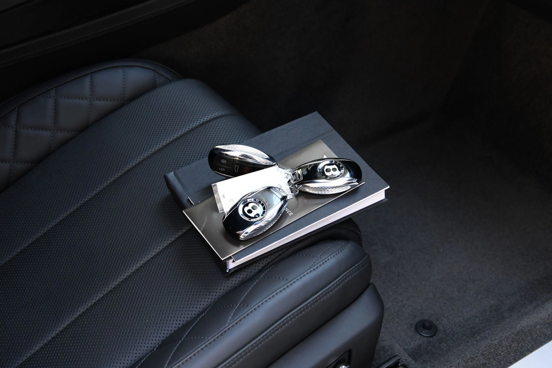 mph025_2361126867_Used_2022_Bentley_Continental_GT_GT_V8_1758135718_263ecba0aa