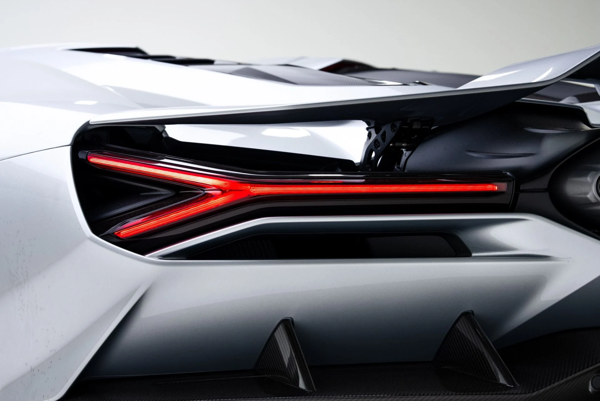 mph025_2367916357_Used_2025_Lamborghini_Revuelto_1770663111_e56a45be5b