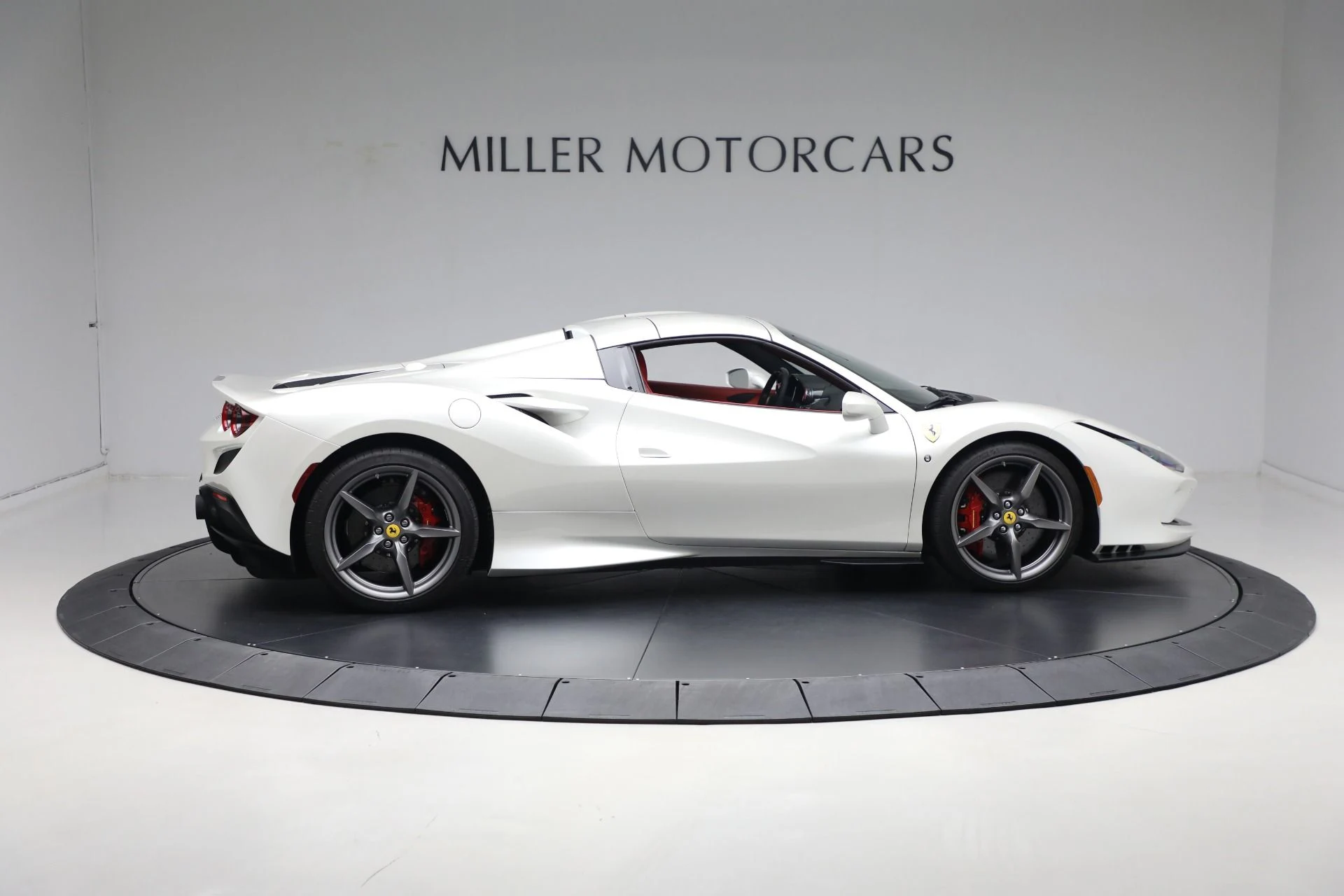 mph025_2371562548_Used_2023_Ferrari_F8_Spider_1778678736_f61560c709