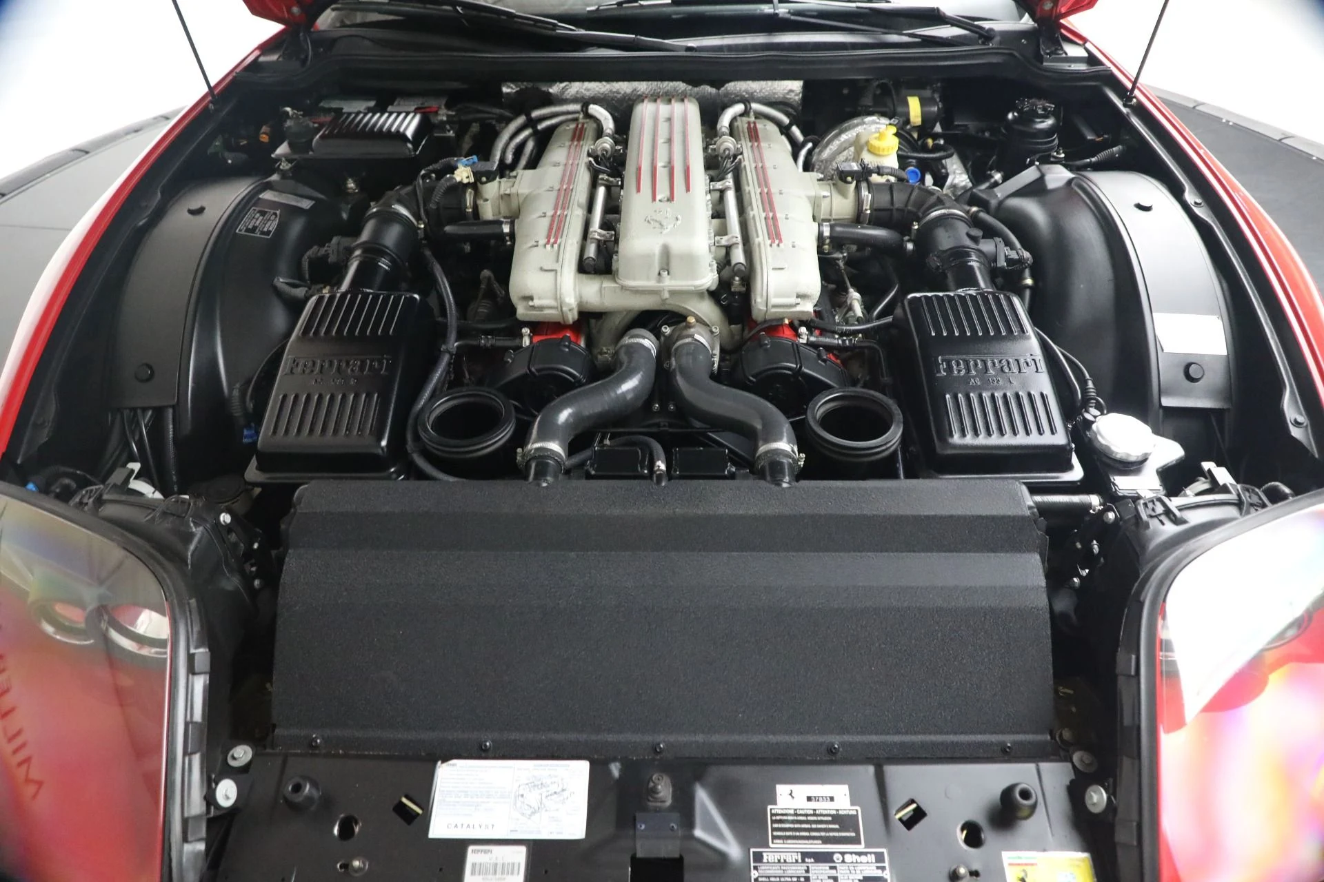 mph025_2372059492_Used_2000_Ferrari_550_Maranello_1789139800_8762db04b0